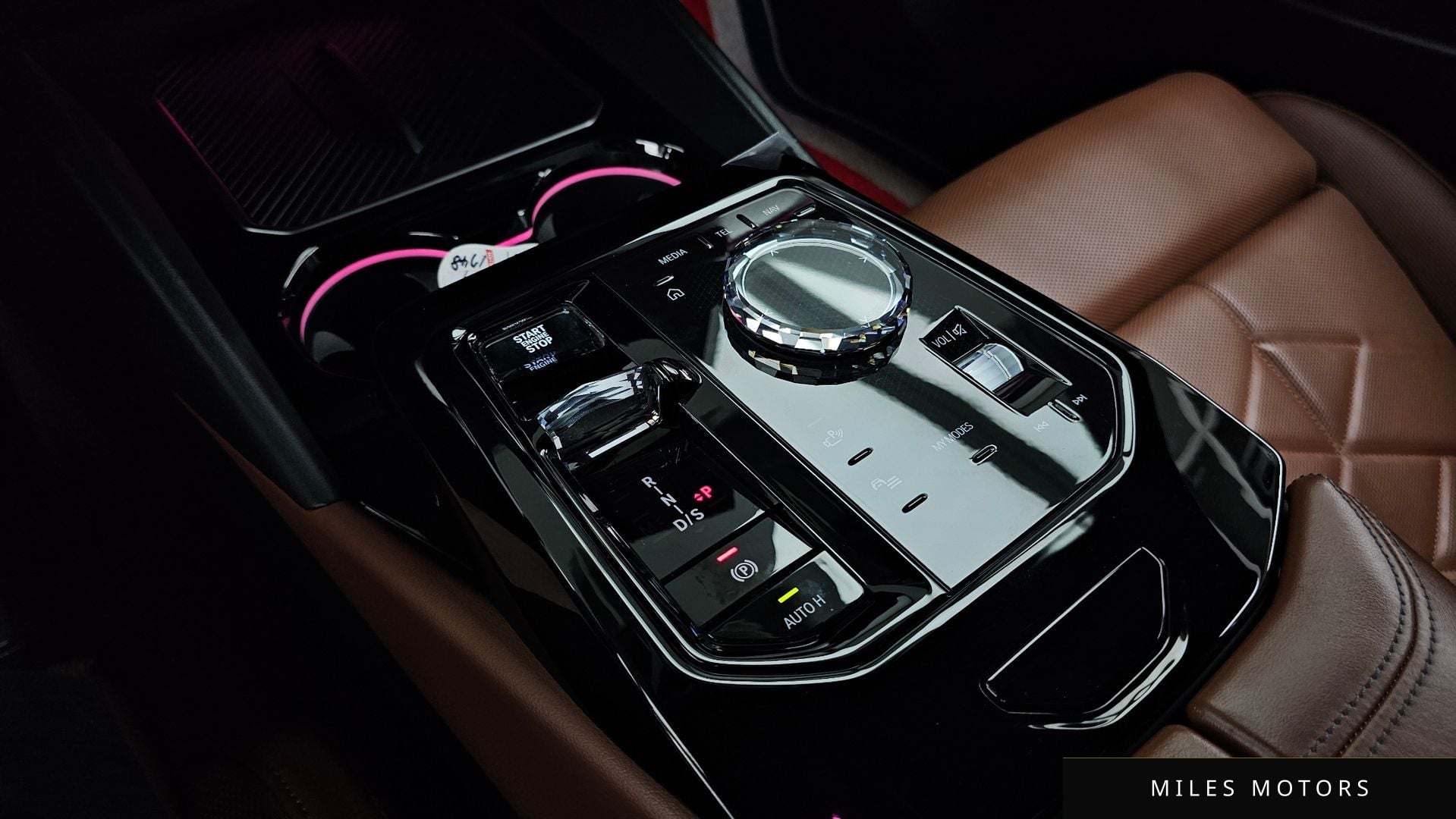 BMW 5 Series (G60) 2024 — миниатюра 12