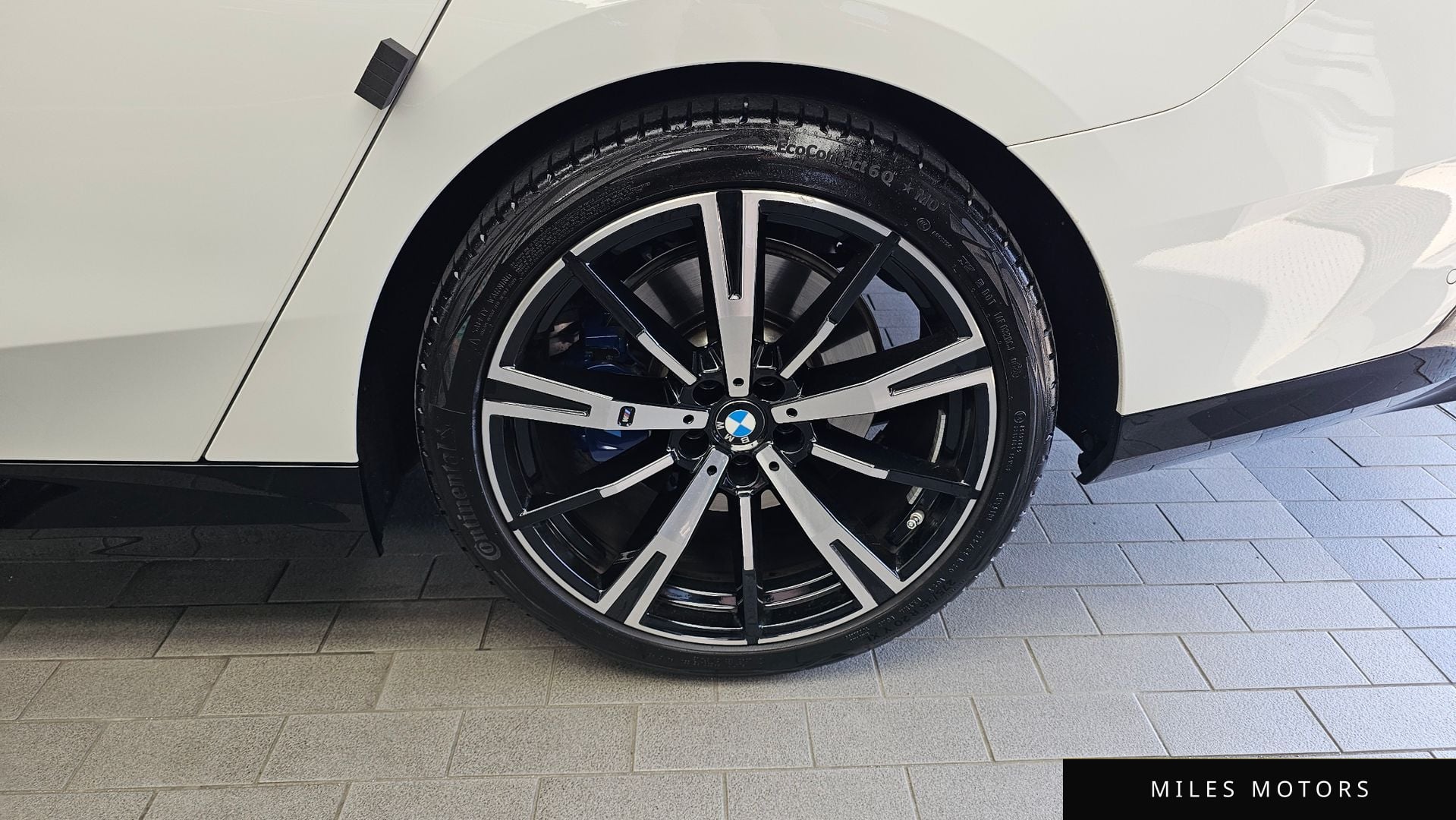 BMW 5 Series (G60) 2024 — миниатюра 7