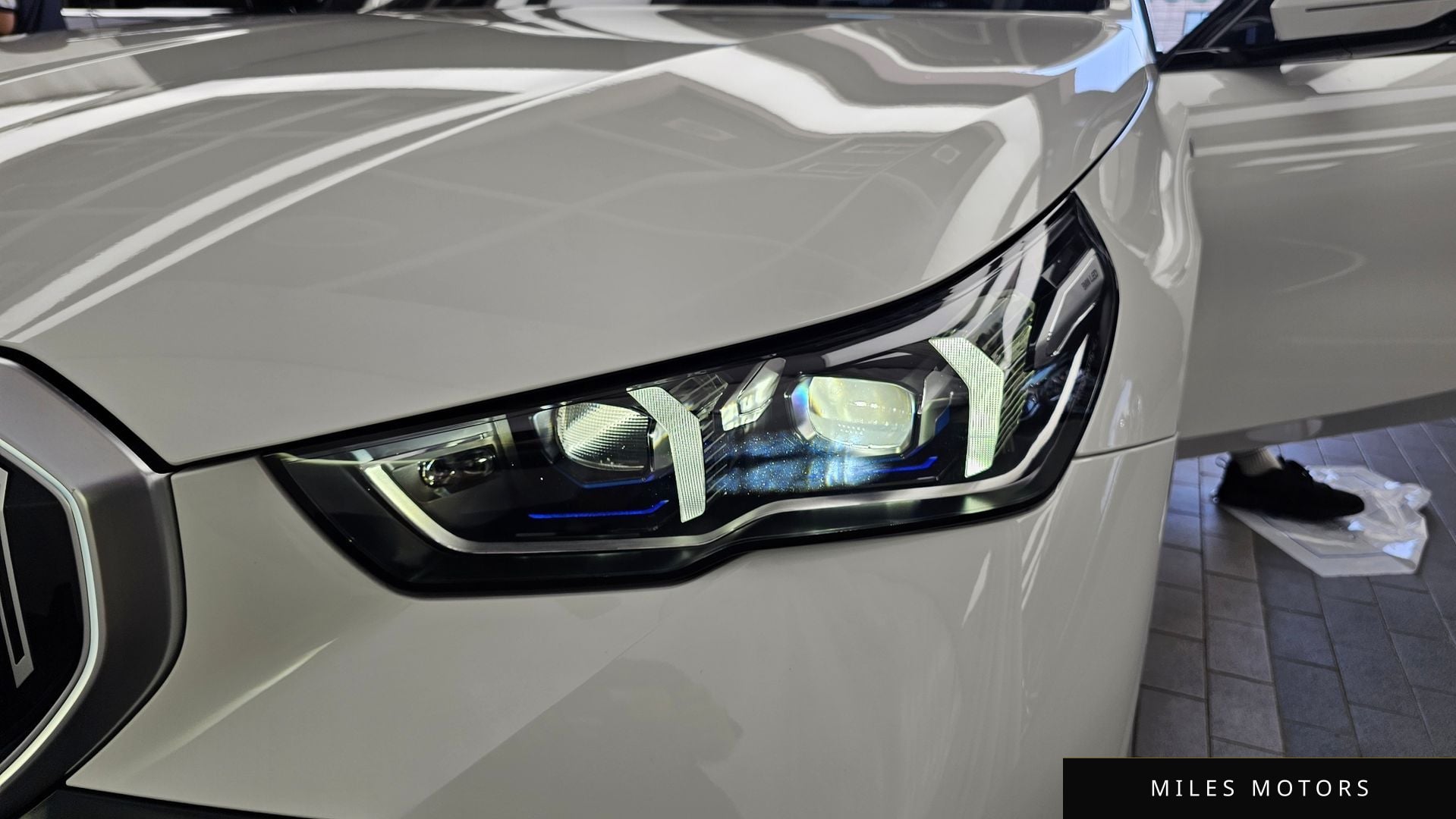 BMW 5 Series (G60) 2024 — миниатюра 8