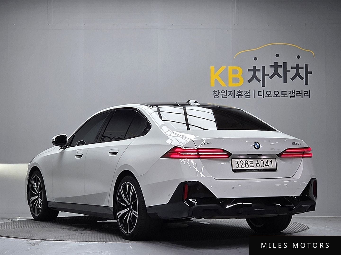 BMW 5 Series (G60) 2026 — миниатюра 2