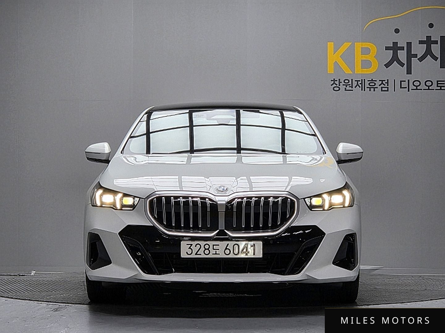 BMW 5 Series (G60) 2026 — миниатюра 3