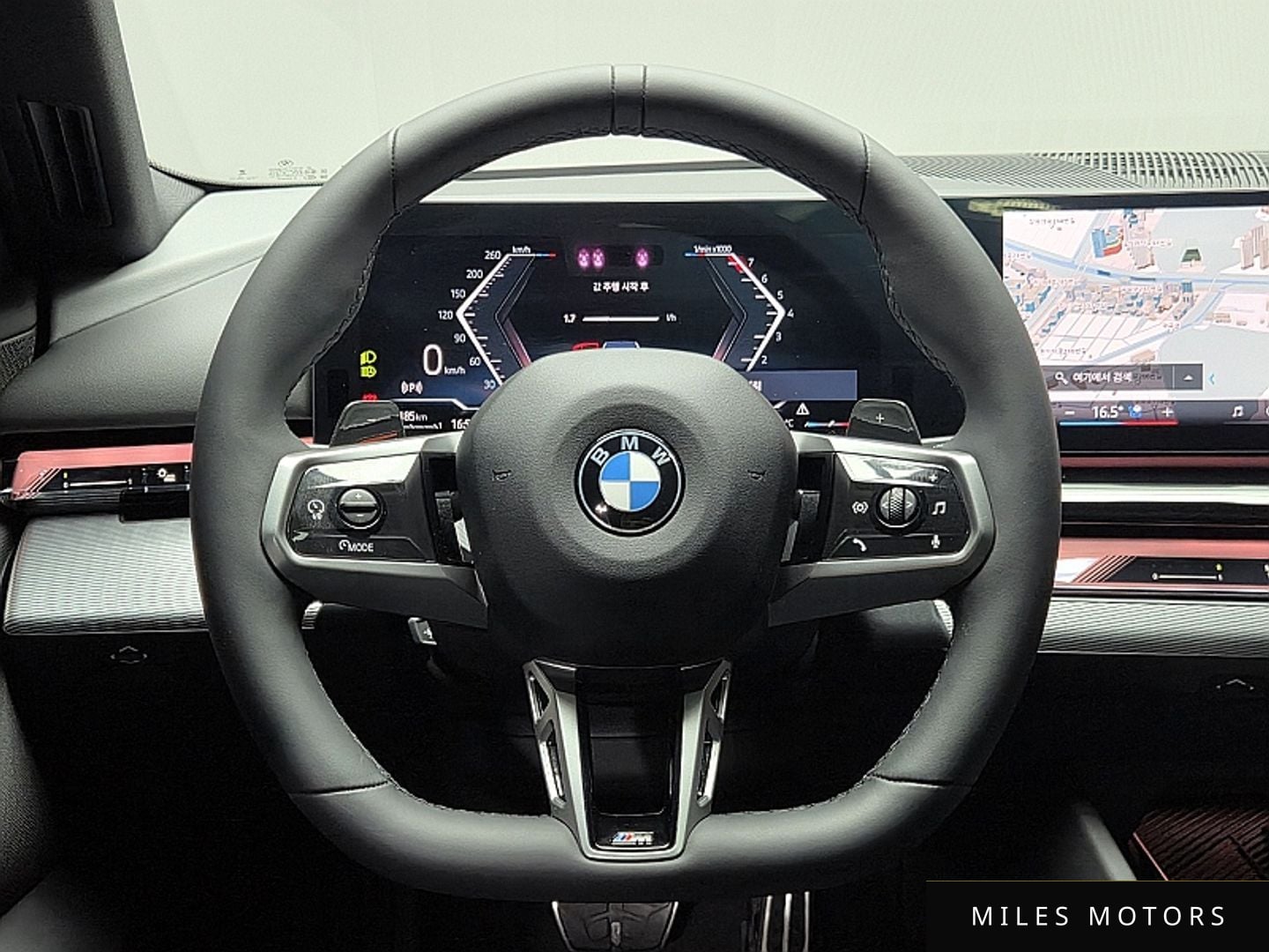 BMW 5 Series (G60) 2026 — миниатюра 11