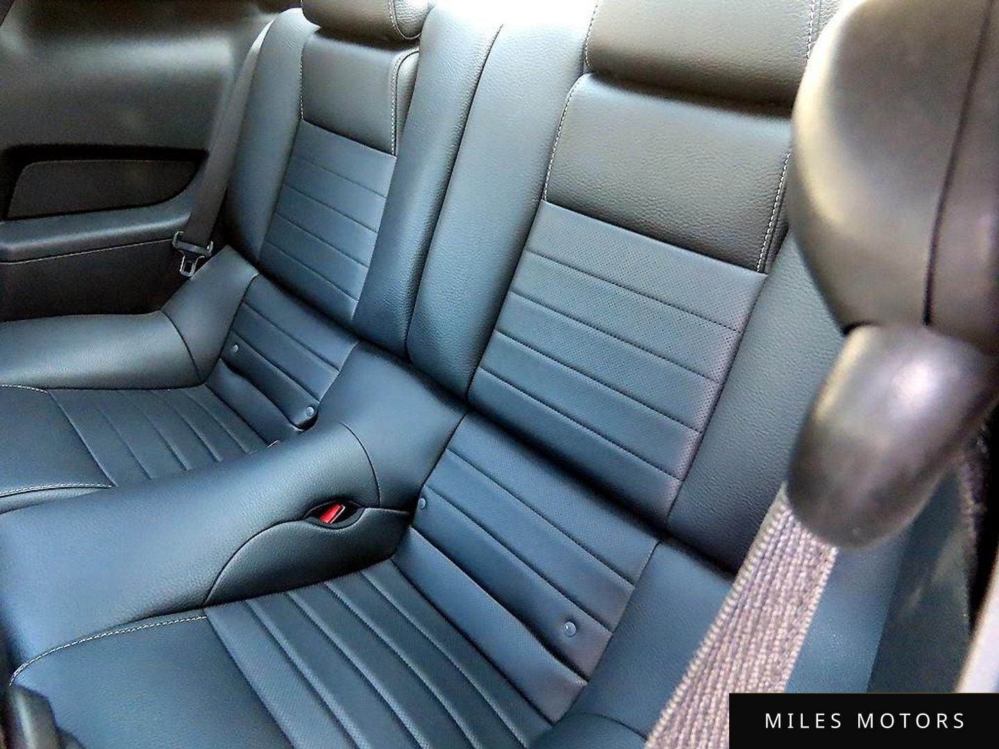 Ford Mustang 2011 — миниатюра 6