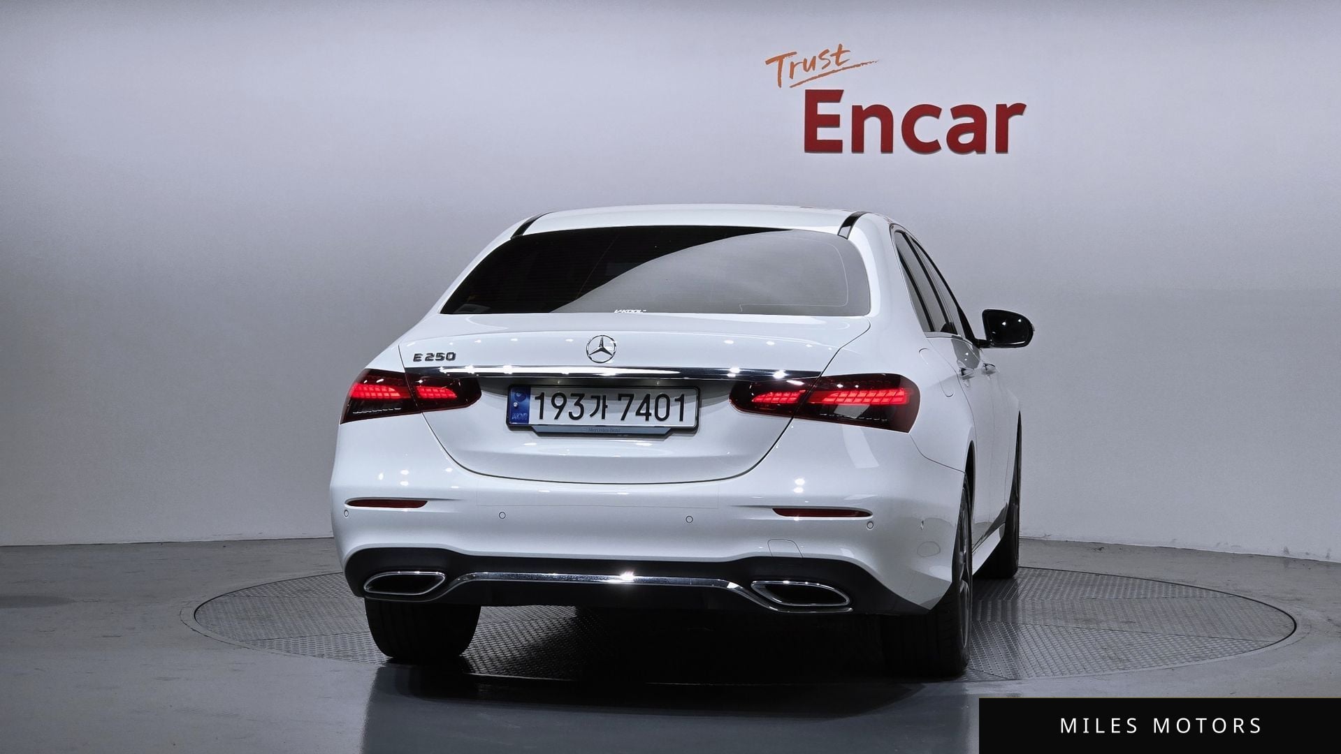 Mercedes-Benz E-Class W213 2023 — миниатюра 4