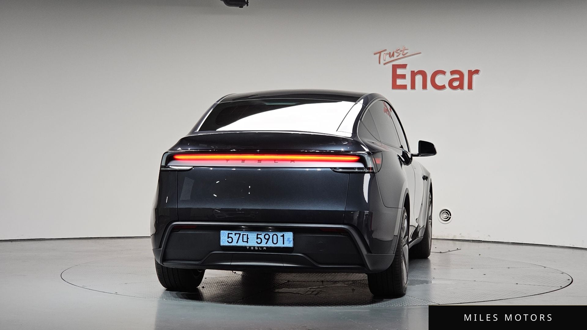 Tesla Model Y 2025 — миниатюра 3