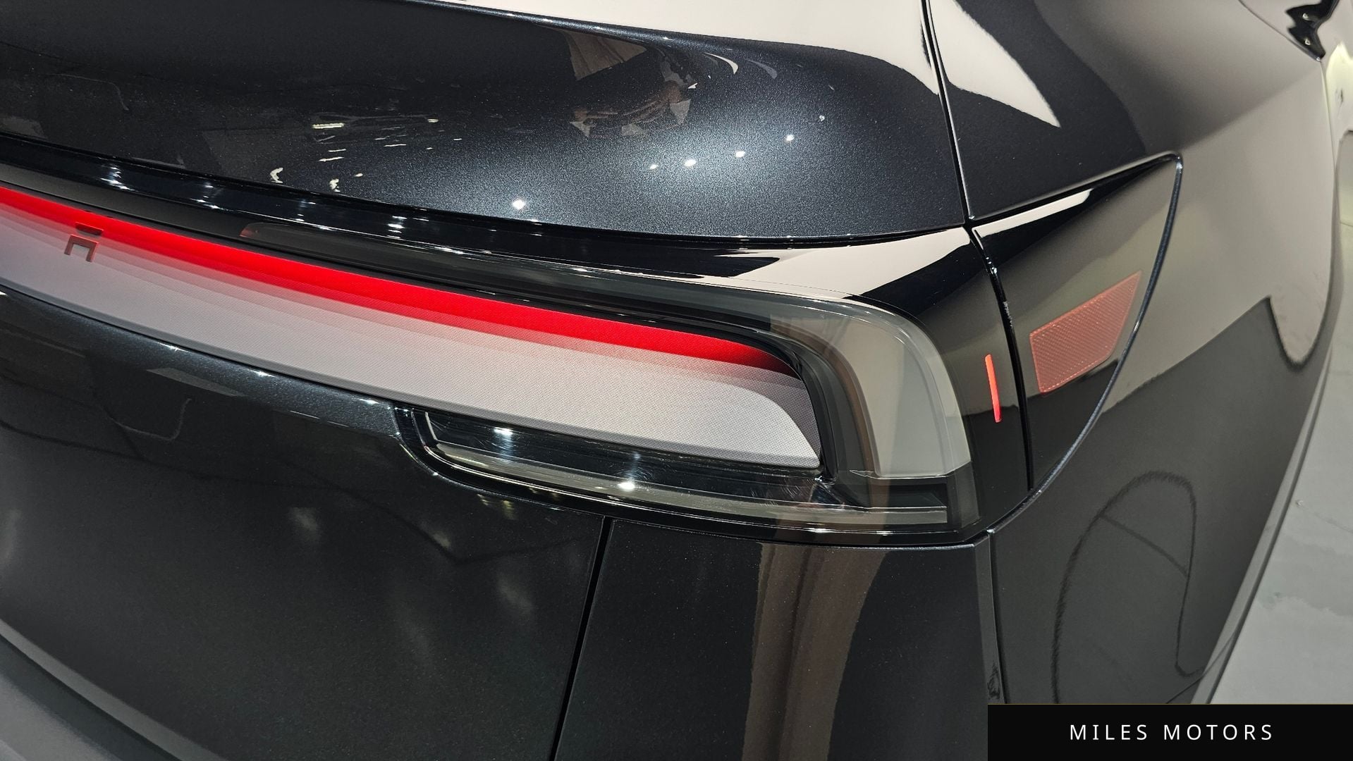 Tesla Model Y 2025 — миниатюра 8
