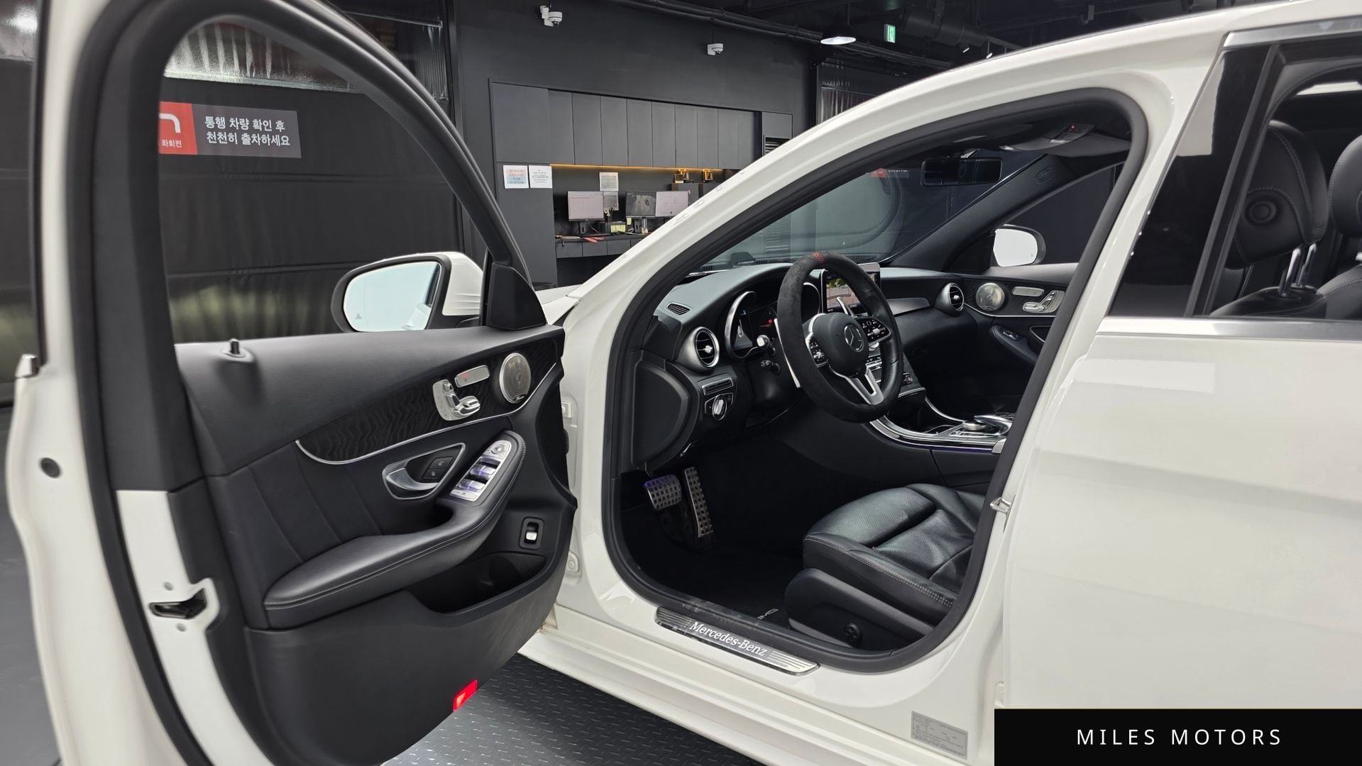 Mercedes-Benz C-Class W205 2019 — миниатюра 12