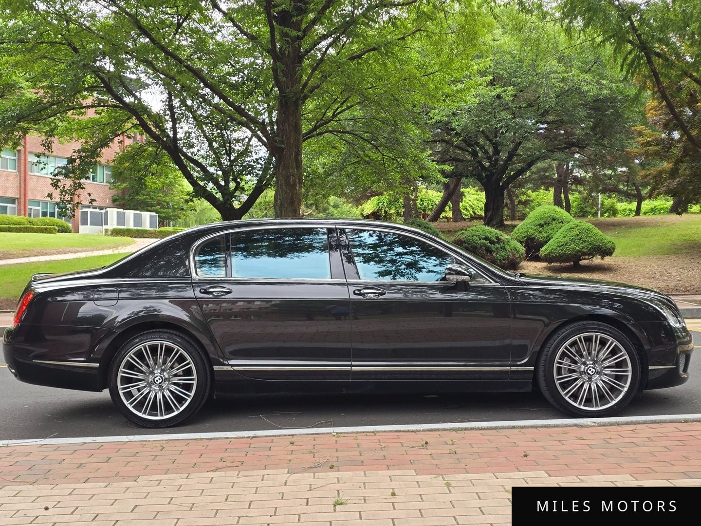 Bentley Flying Spur 2008 — миниатюра 3
