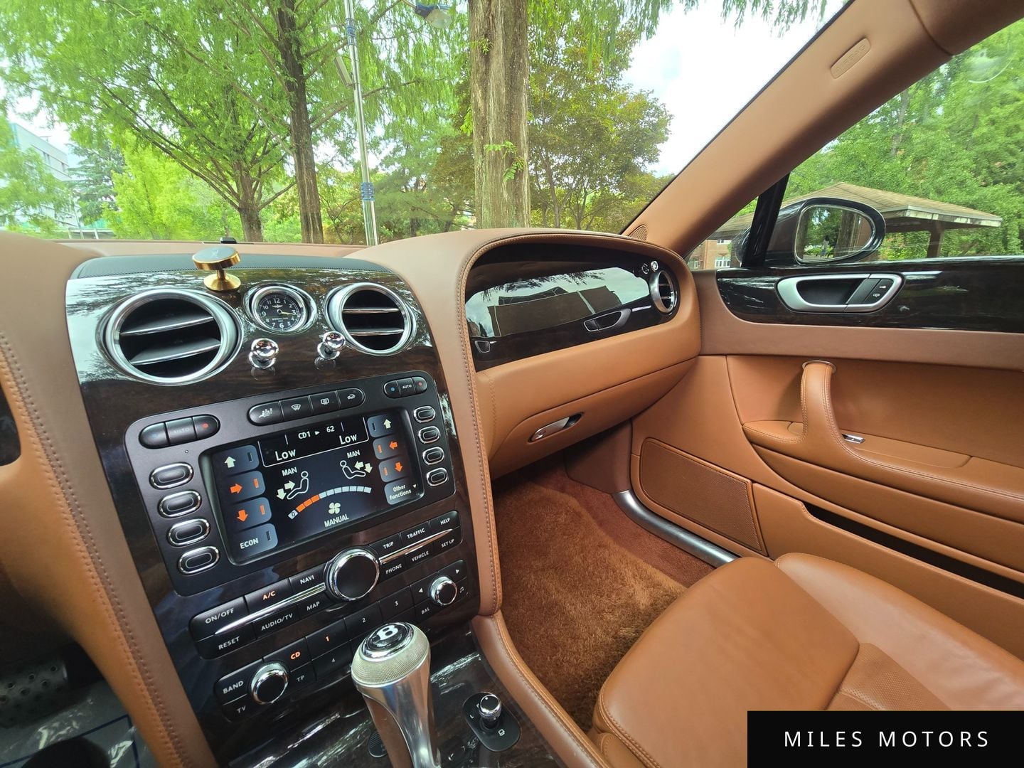 Bentley Flying Spur 2008 — миниатюра 10