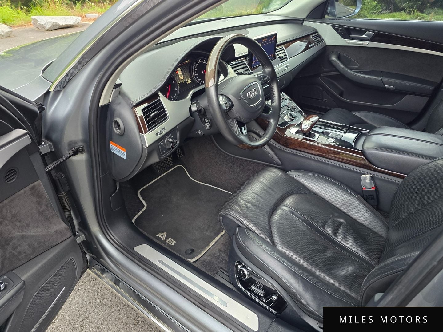 Audi A8 2013 — миниатюра 10