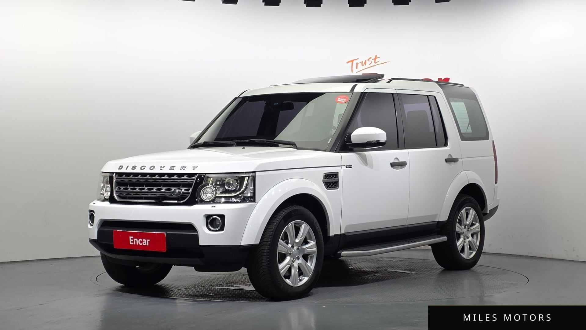 Land Rover Discovery 2016 — фото 1 из 12