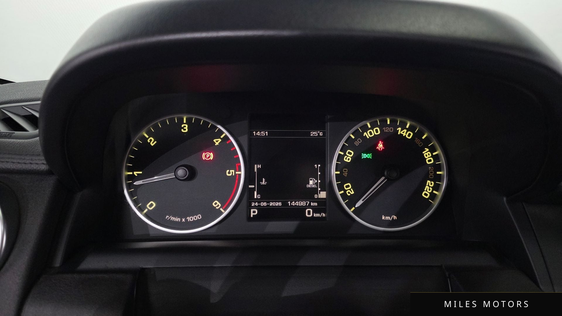 Land Rover Discovery 2016 — миниатюра 8