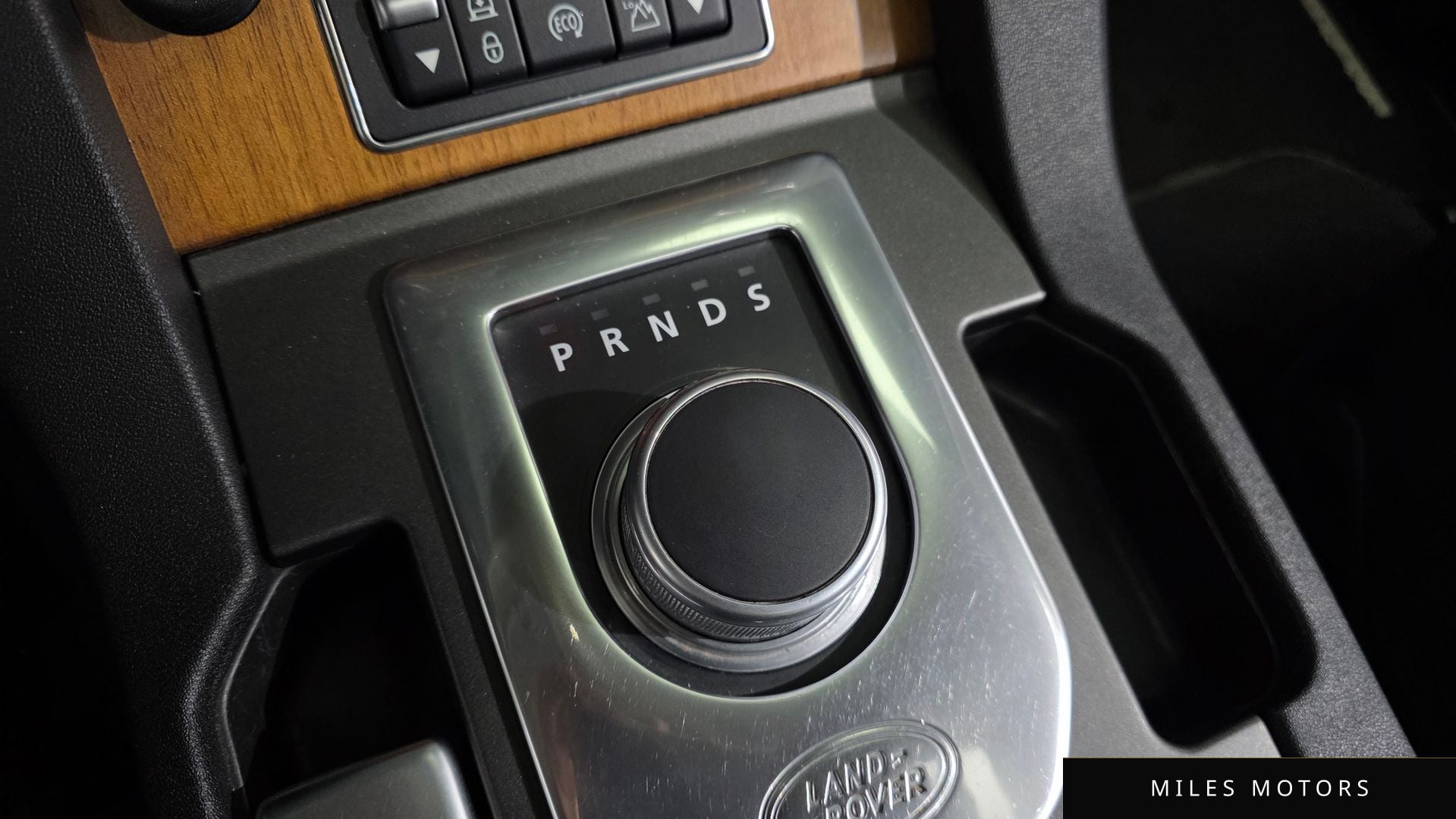 Land Rover Discovery 2016 — миниатюра 9