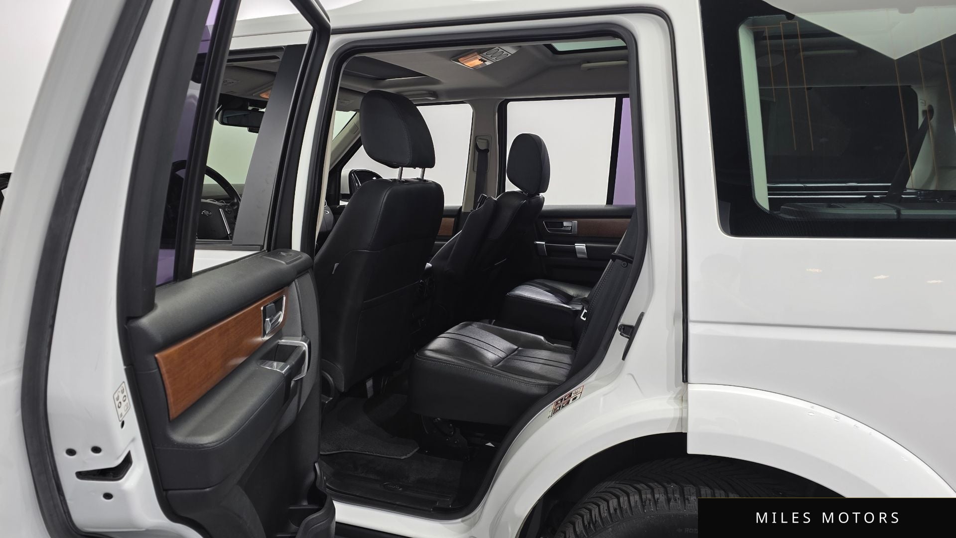 Land Rover Discovery 2016 — миниатюра 11