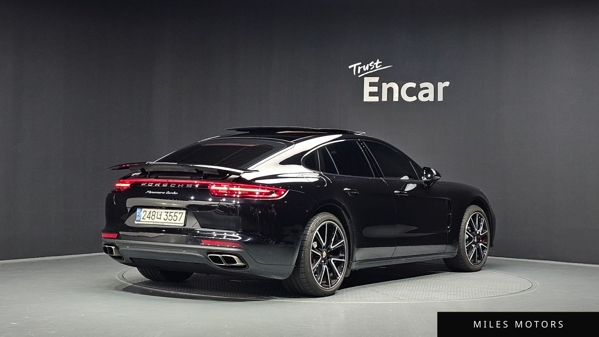 Porsche Panamera 2017 — миниатюра 2