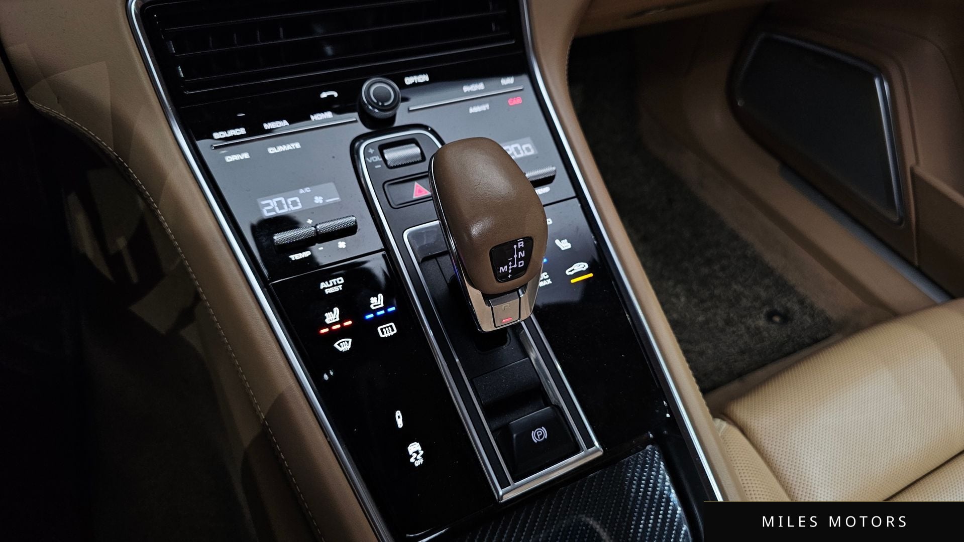 Porsche Panamera 2017 — миниатюра 12