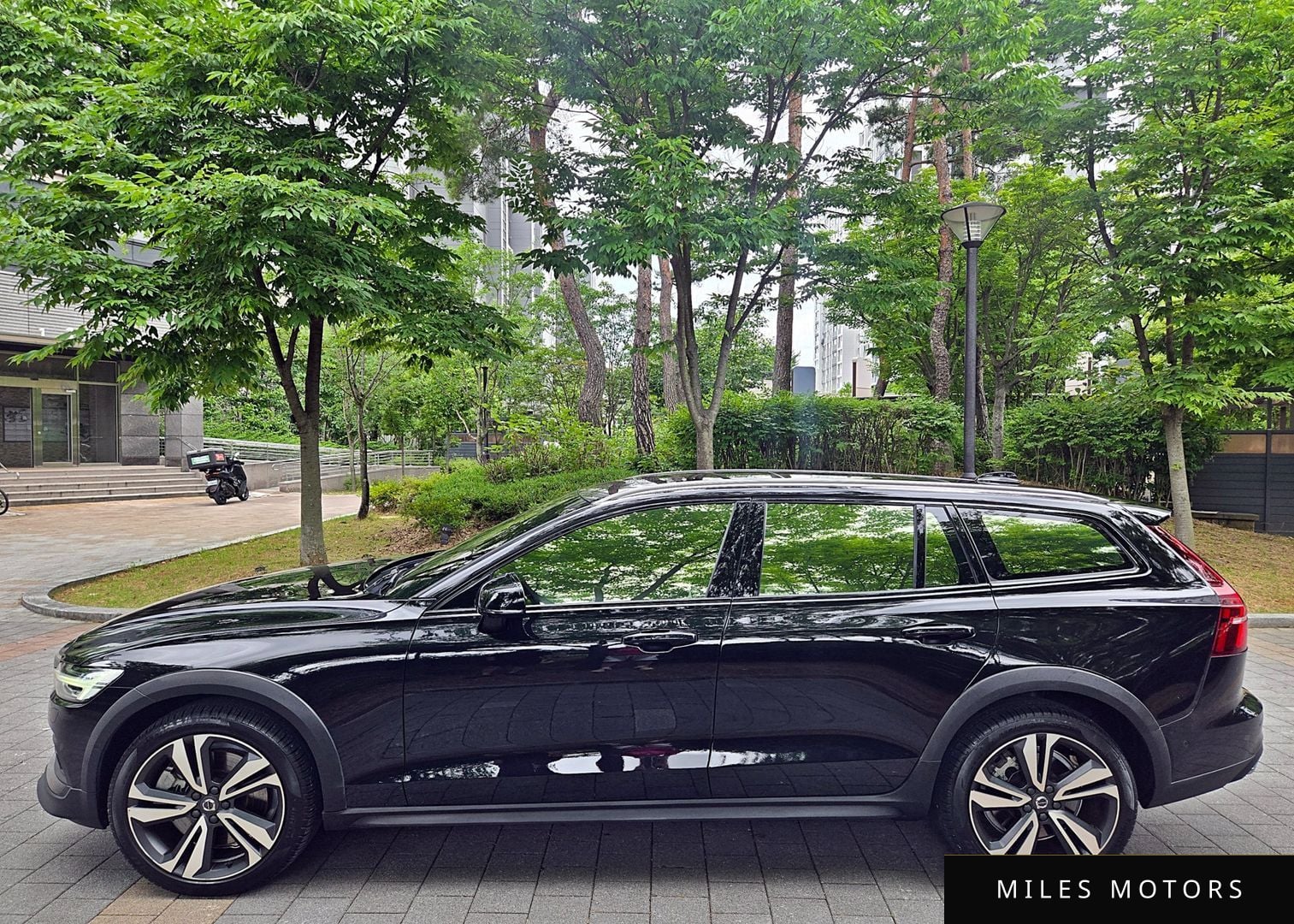 Volvo V60 2021 — миниатюра 3