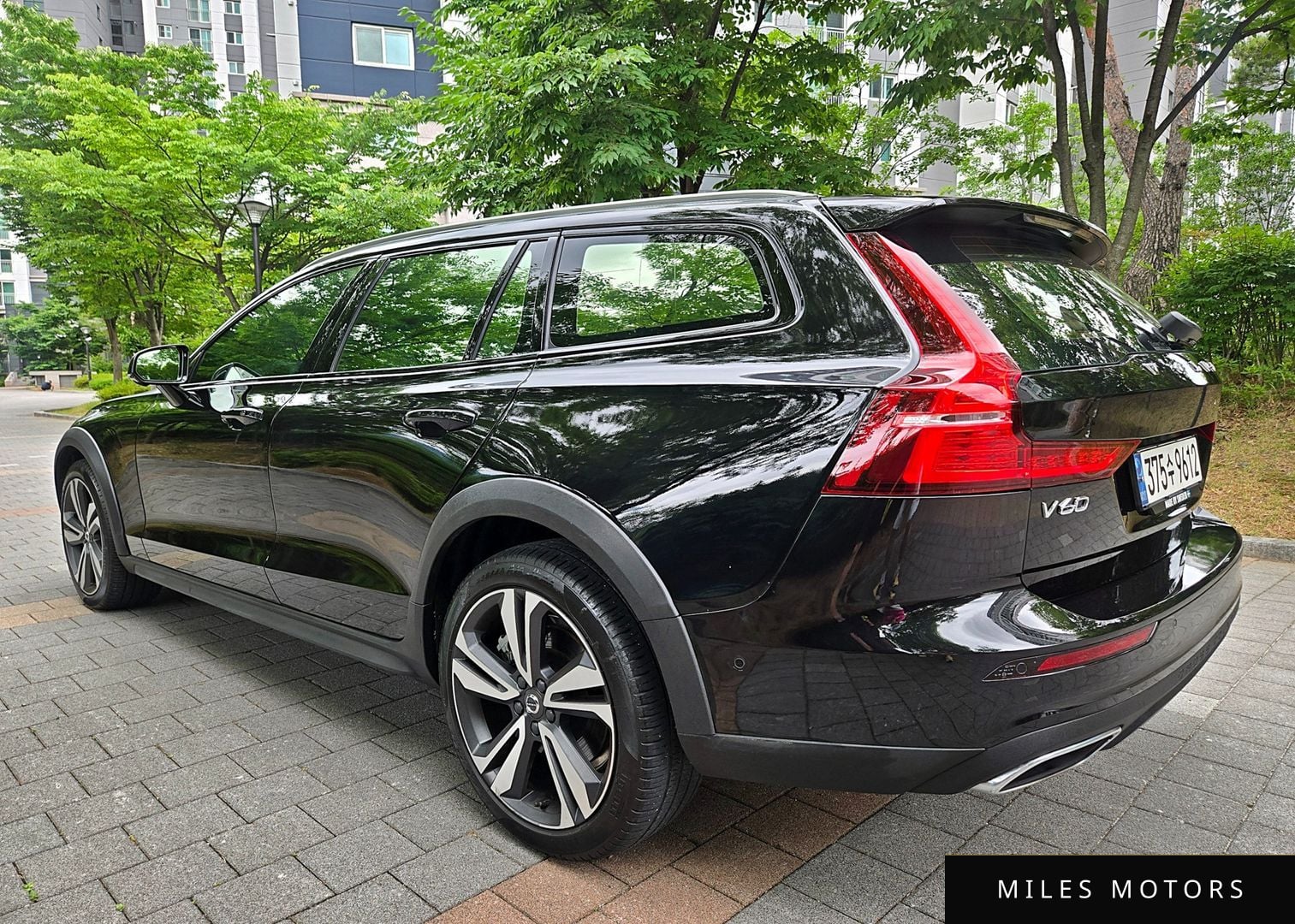 Volvo V60 2021 — миниатюра 4