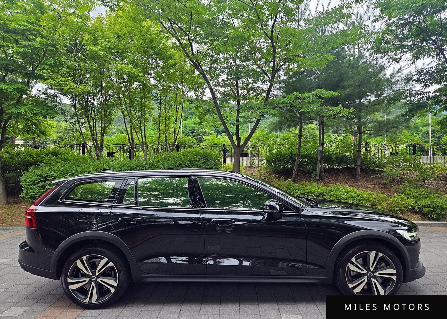 Volvo V60 2021 — миниатюра 7