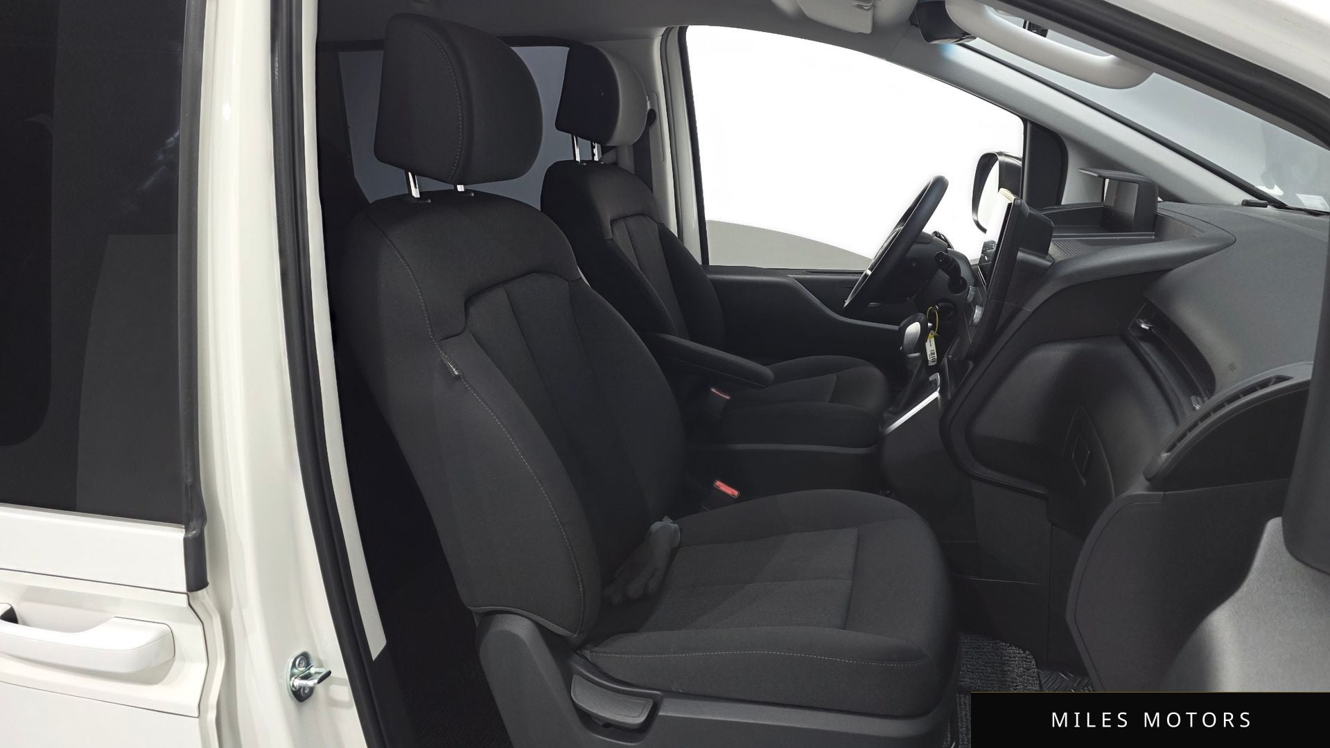 Hyundai Staria 2025 — миниатюра 12
