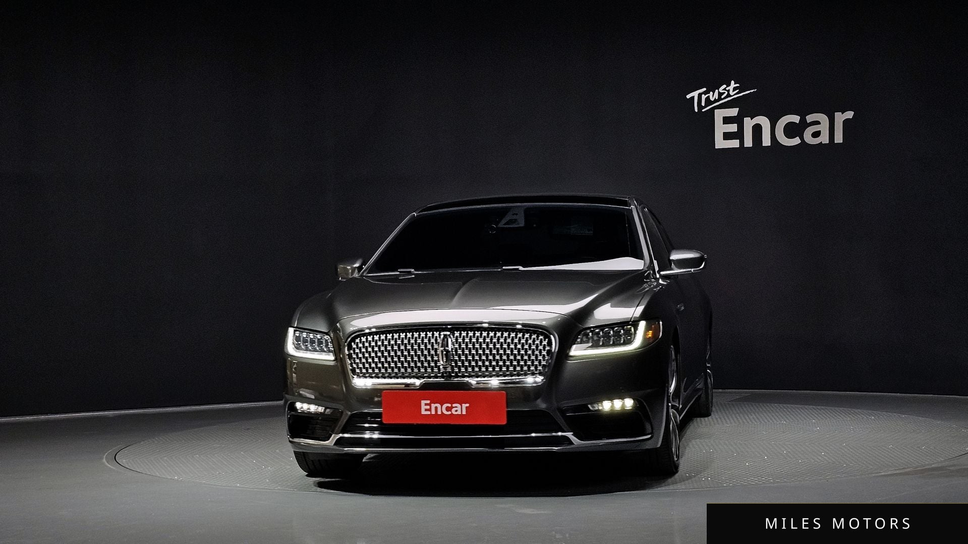 Lincoln Continental 2017 — миниатюра 3