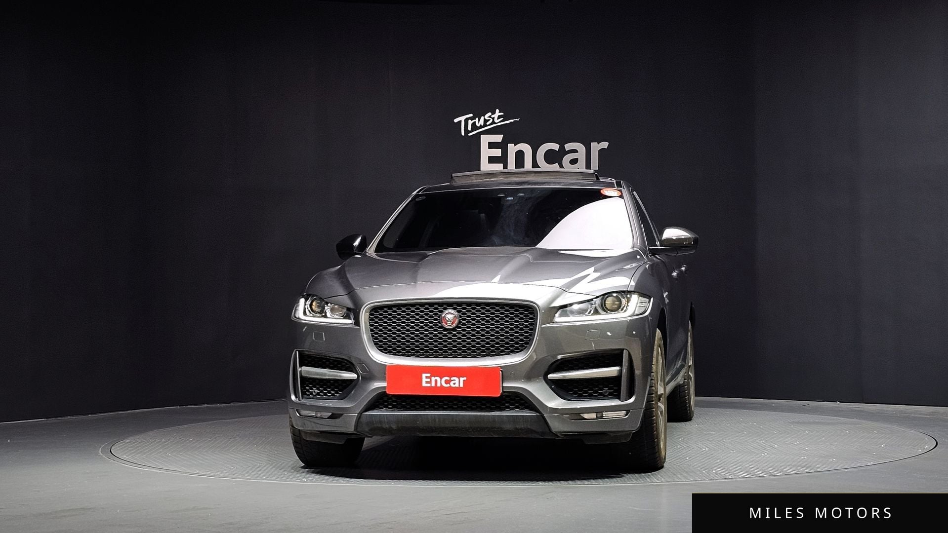 Jaguar F-PACE 2017 — миниатюра 3