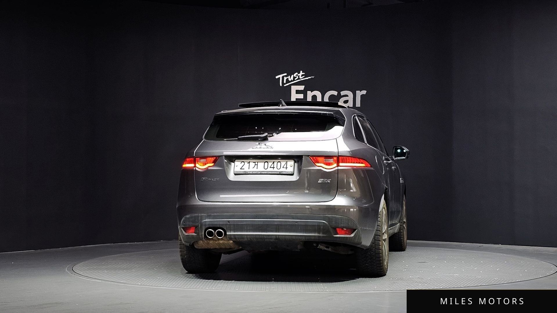 Jaguar F-PACE 2017 — миниатюра 4
