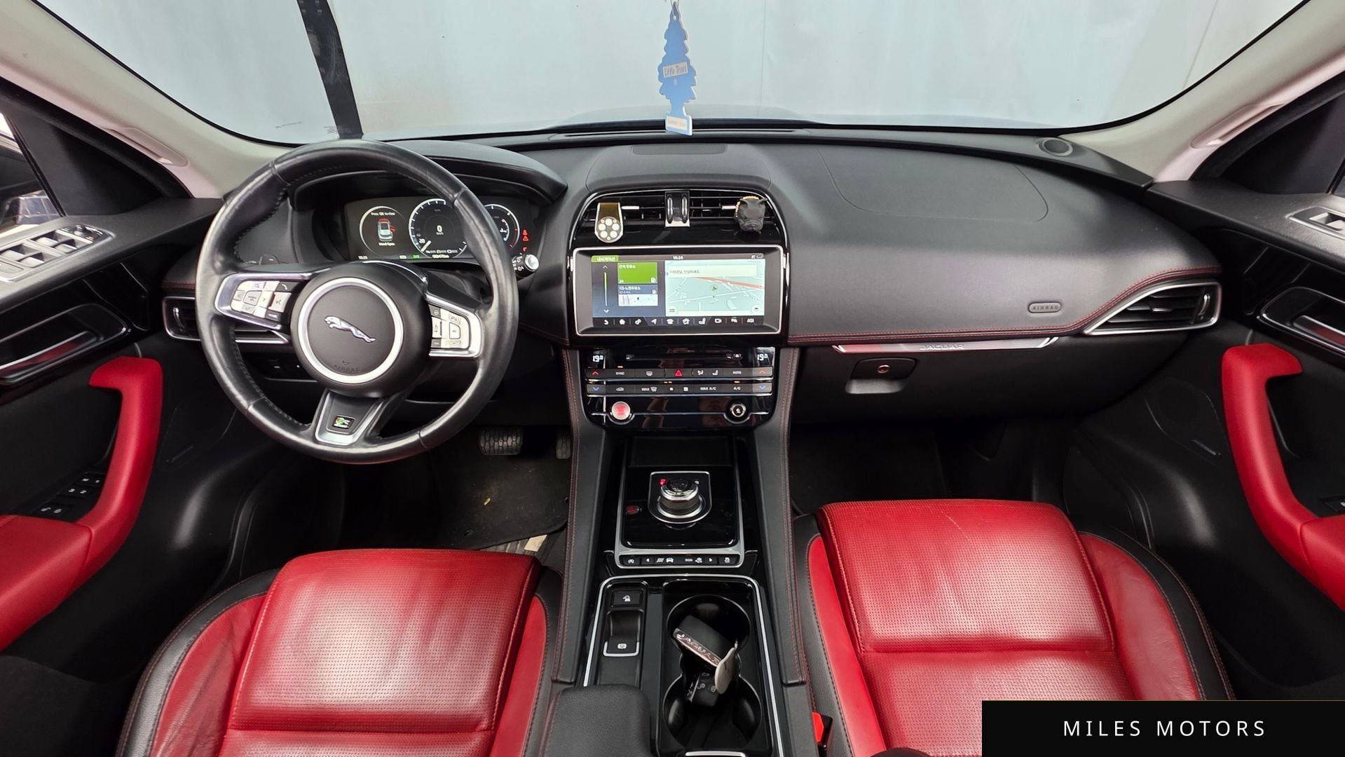Jaguar F-PACE 2017 — миниатюра 7