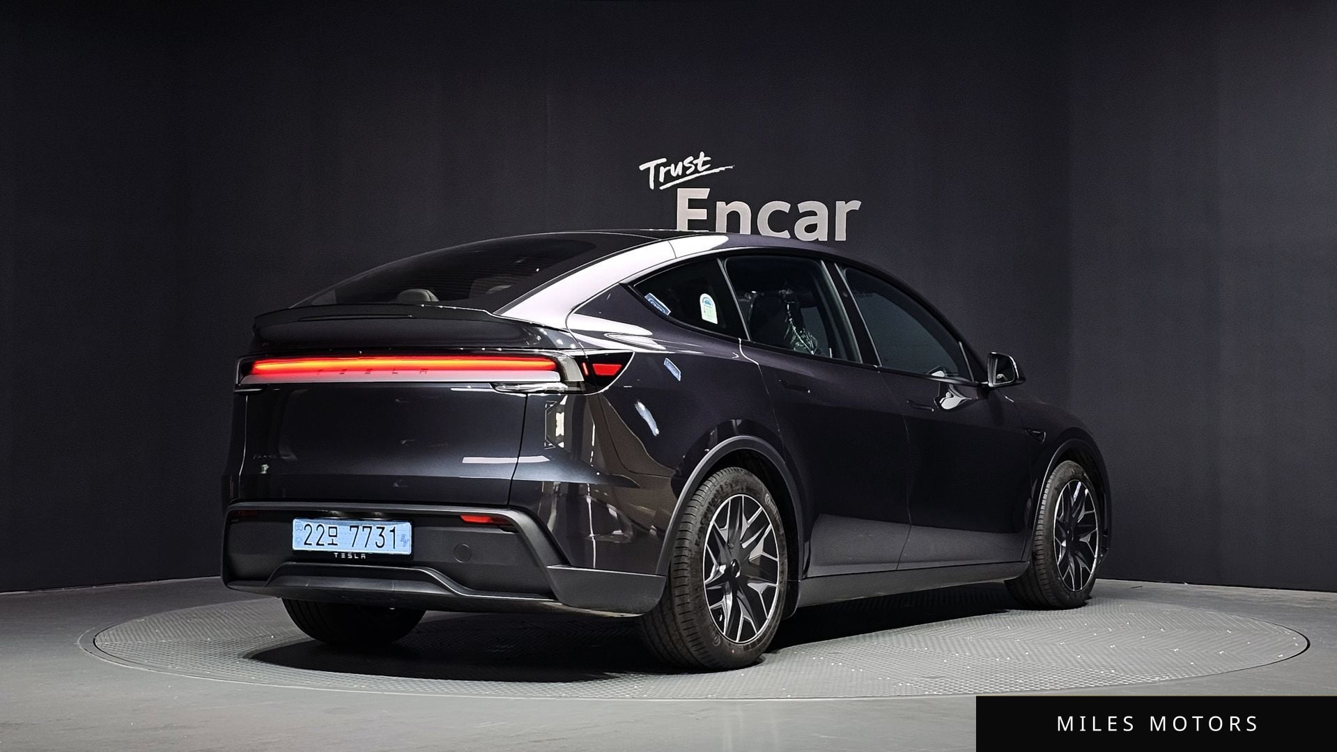 Tesla Model Y 2026 — миниатюра 2