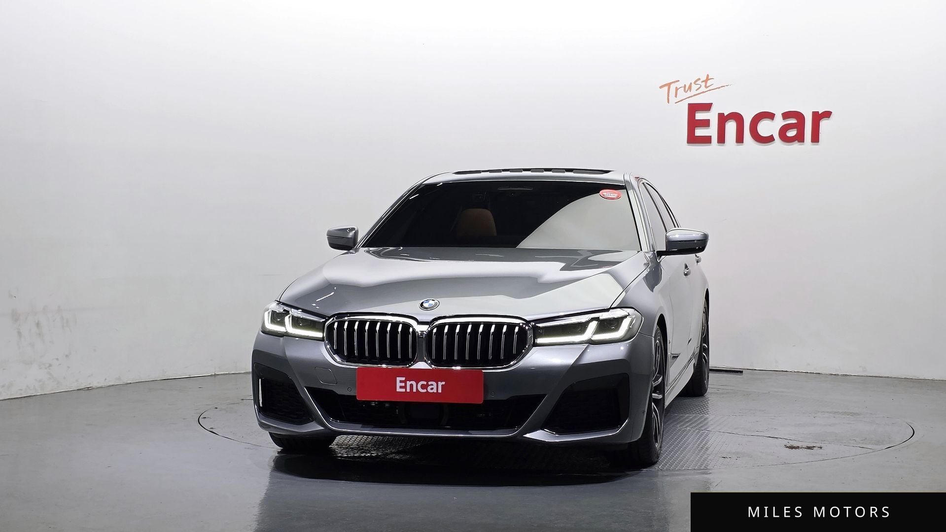 BMW 5 Series (G30) 2023 — миниатюра 3
