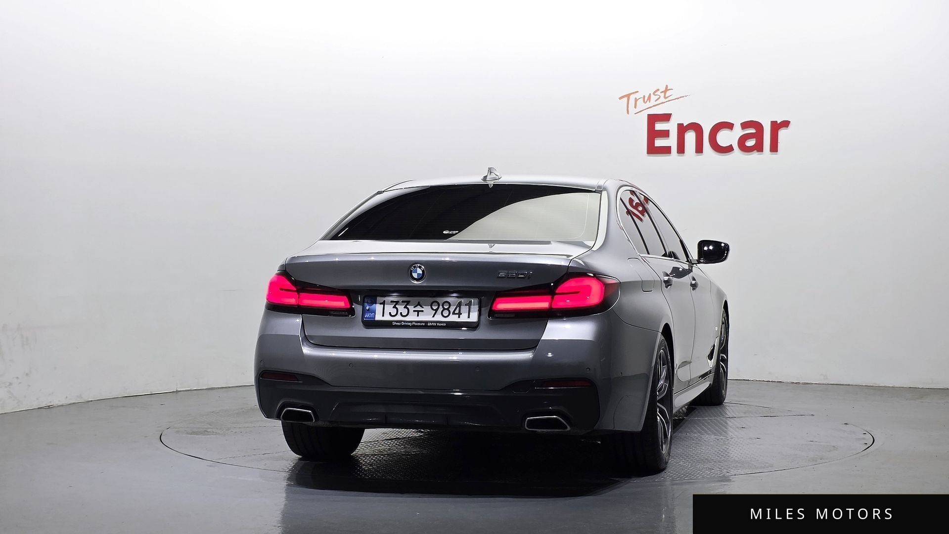 BMW 5 Series (G30) 2023 — миниатюра 4