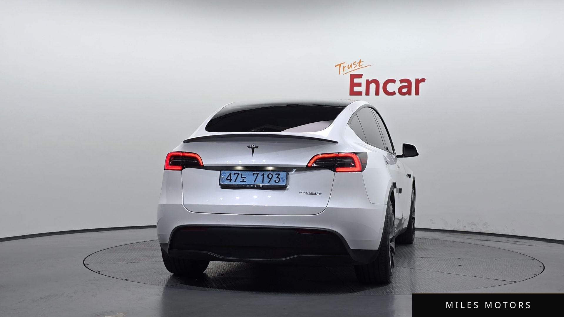 Tesla Model Y 2021 — миниатюра 4