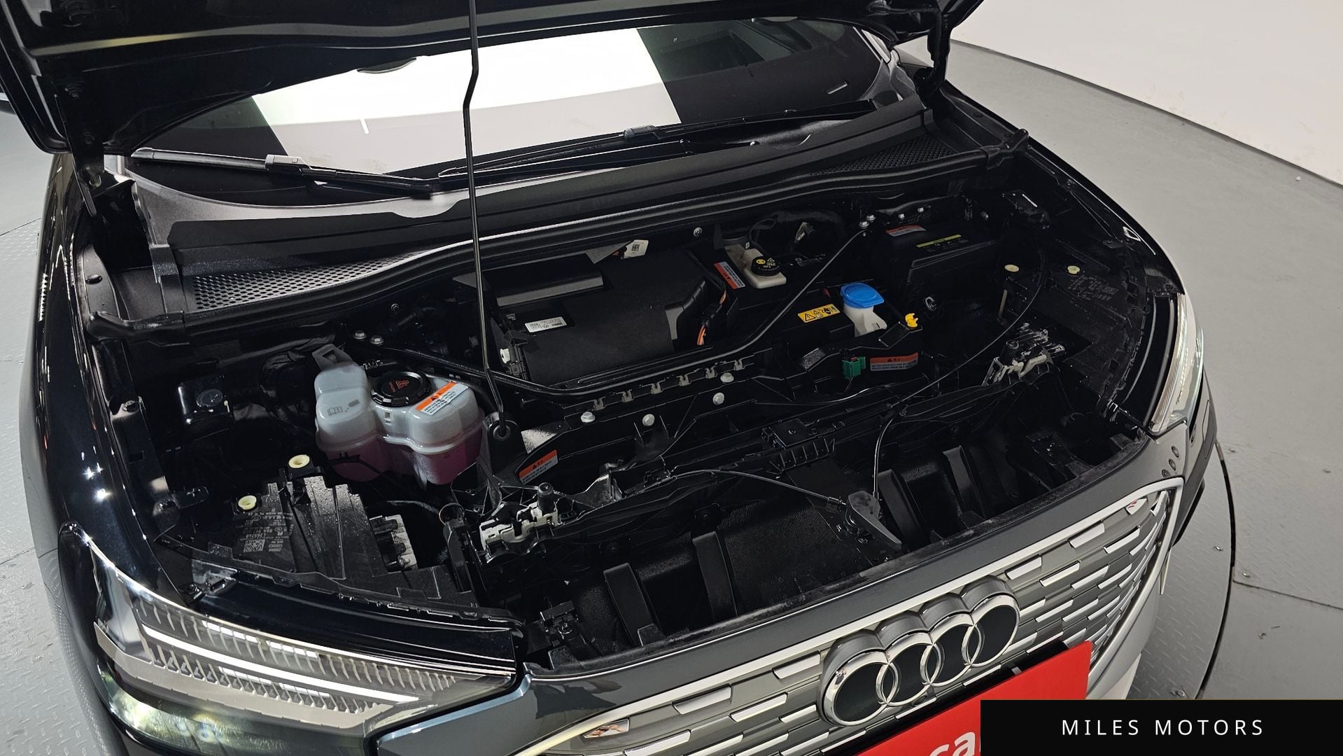 Audi Q4 e-tron 2023 — миниатюра 5