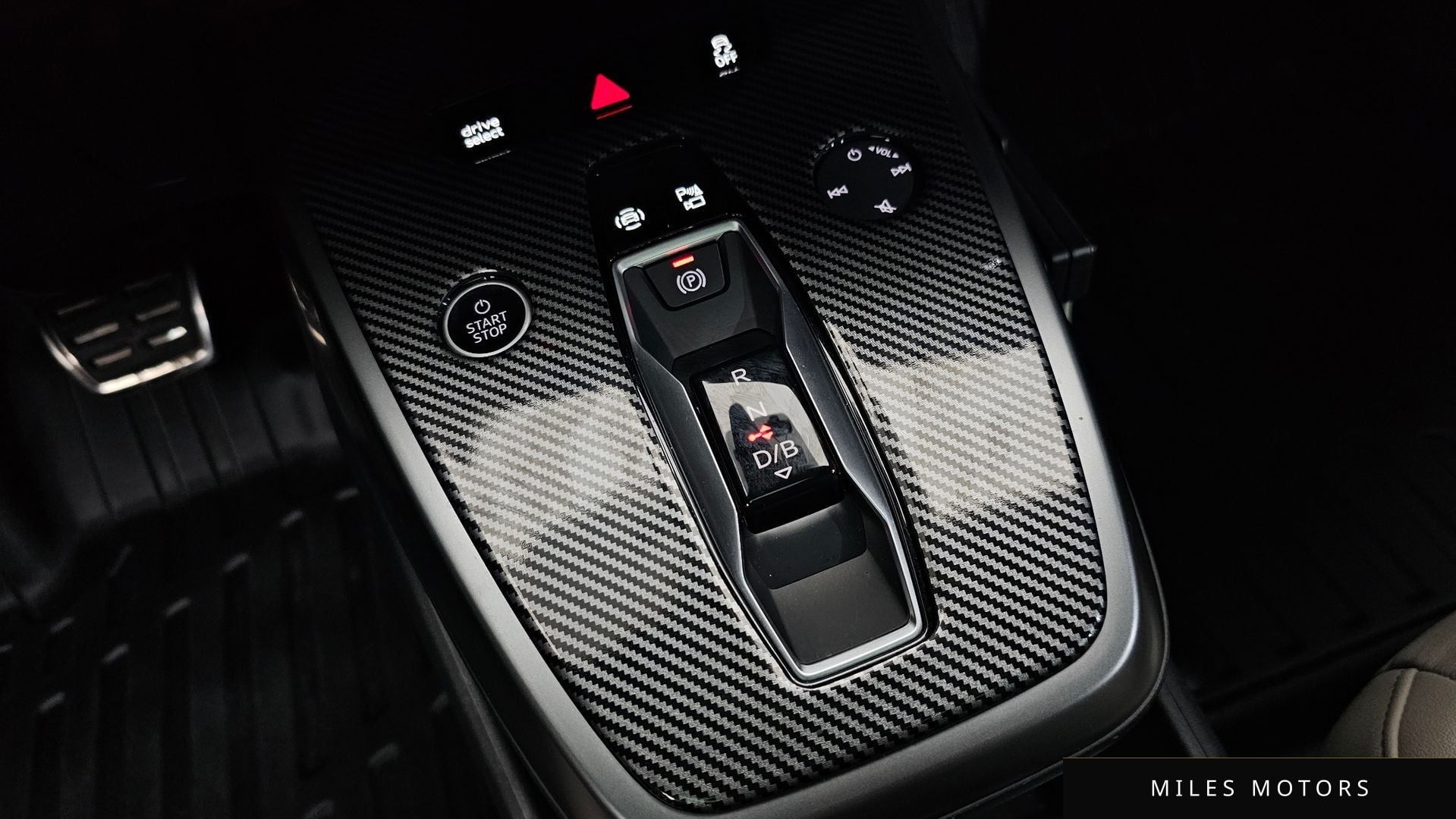 Audi Q4 e-tron 2023 — миниатюра 11