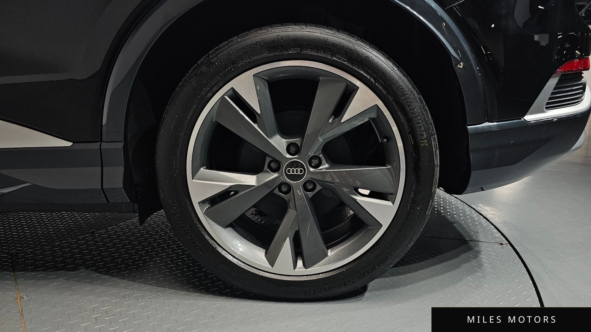Audi Q4 e-tron 2023 — миниатюра 6