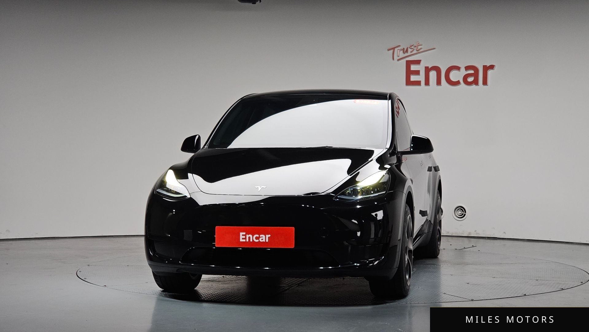 Tesla Model Y 2024 — миниатюра 2