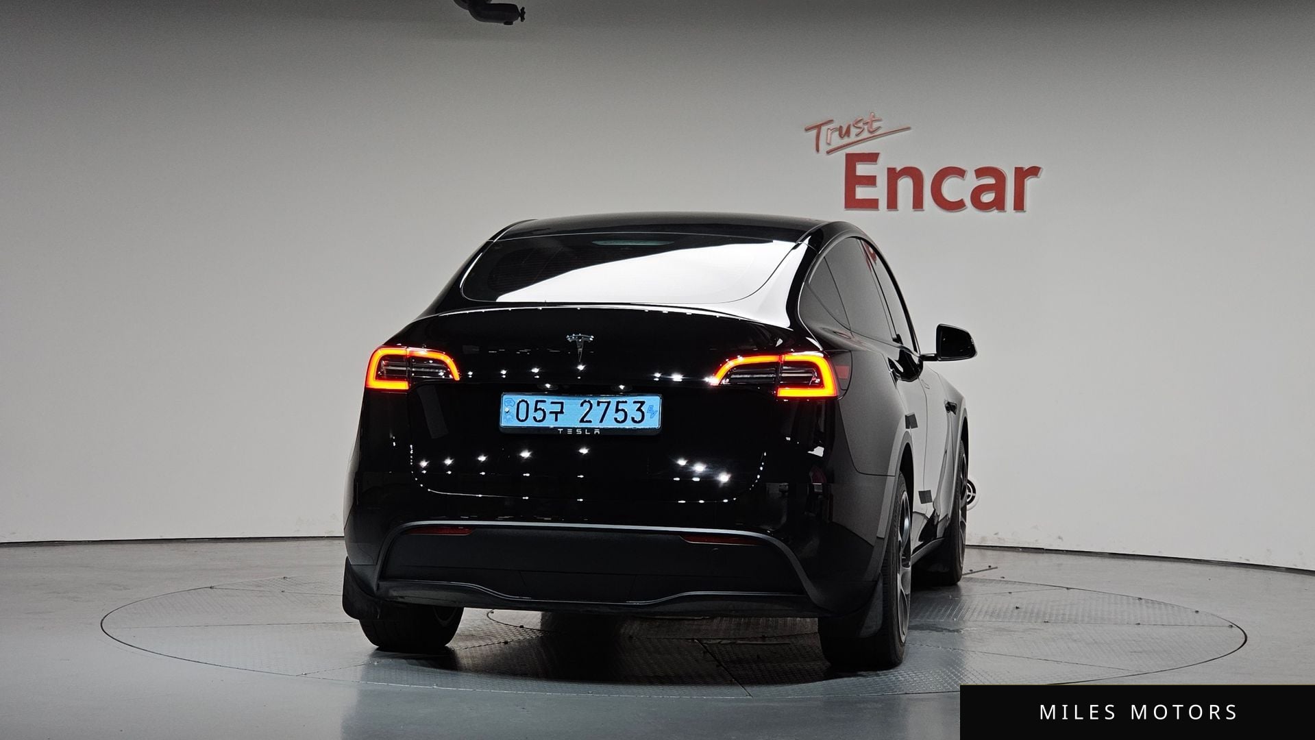 Tesla Model Y 2024 — миниатюра 3