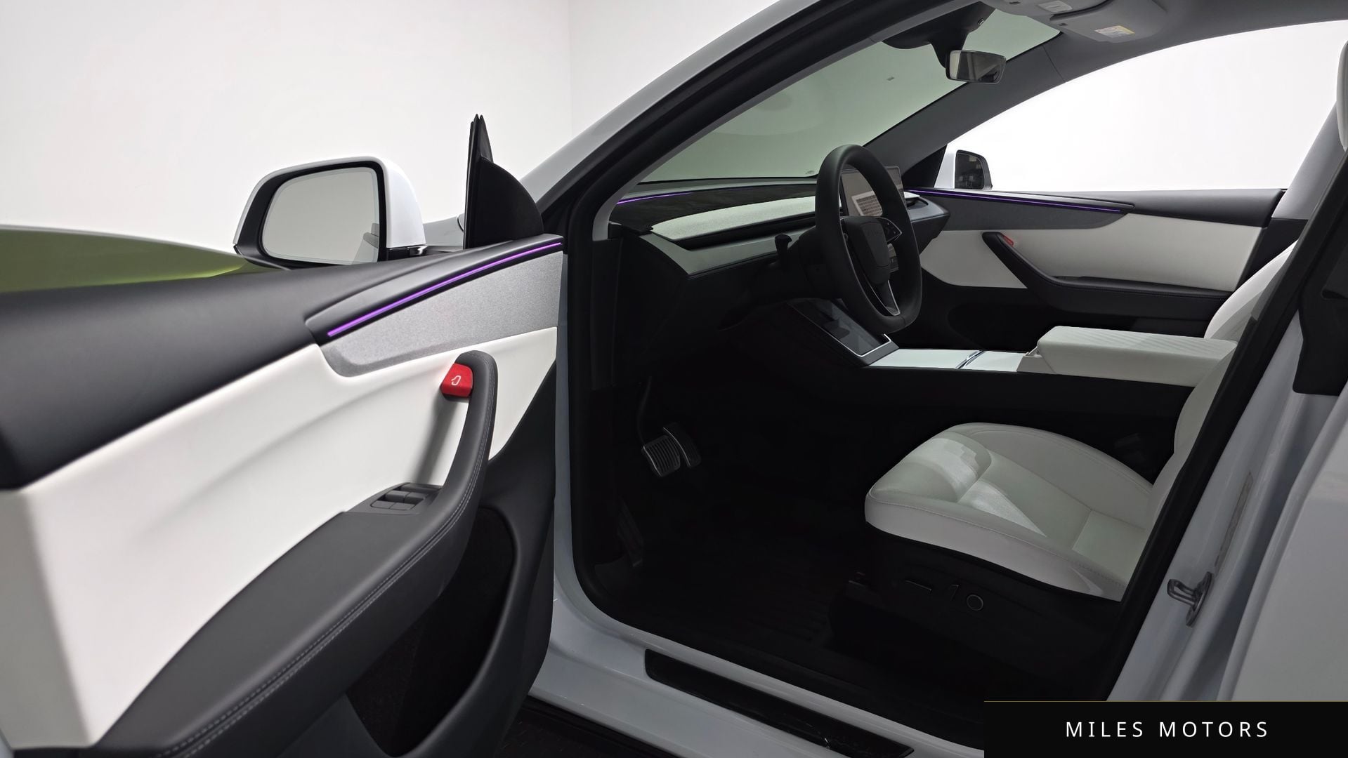 Tesla Model Y 2025 — миниатюра 12