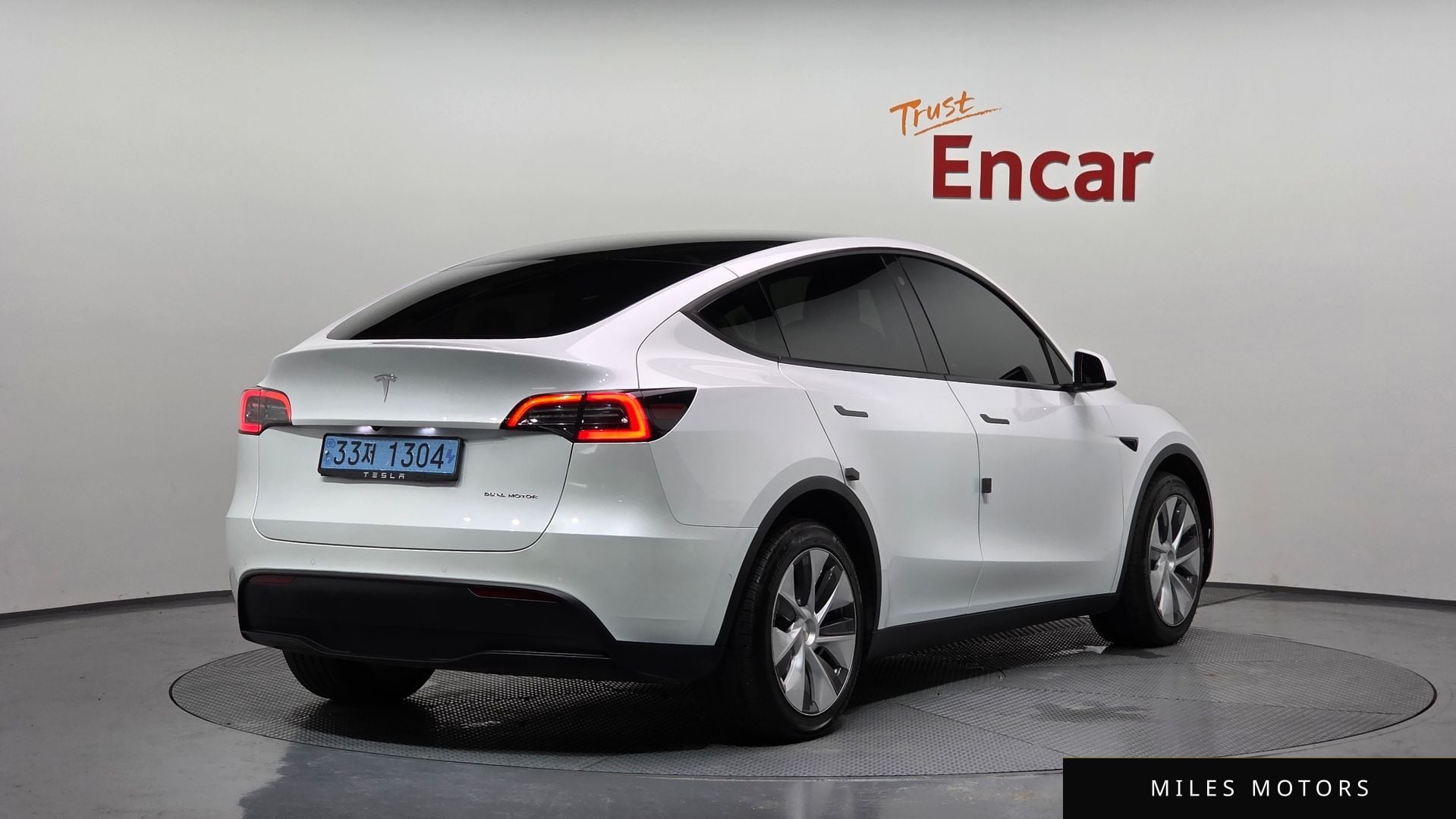 Tesla Model Y 2022 — миниатюра 2