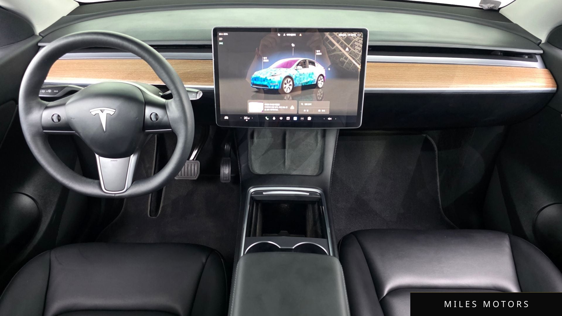 Tesla Model Y 2022 — миниатюра 10