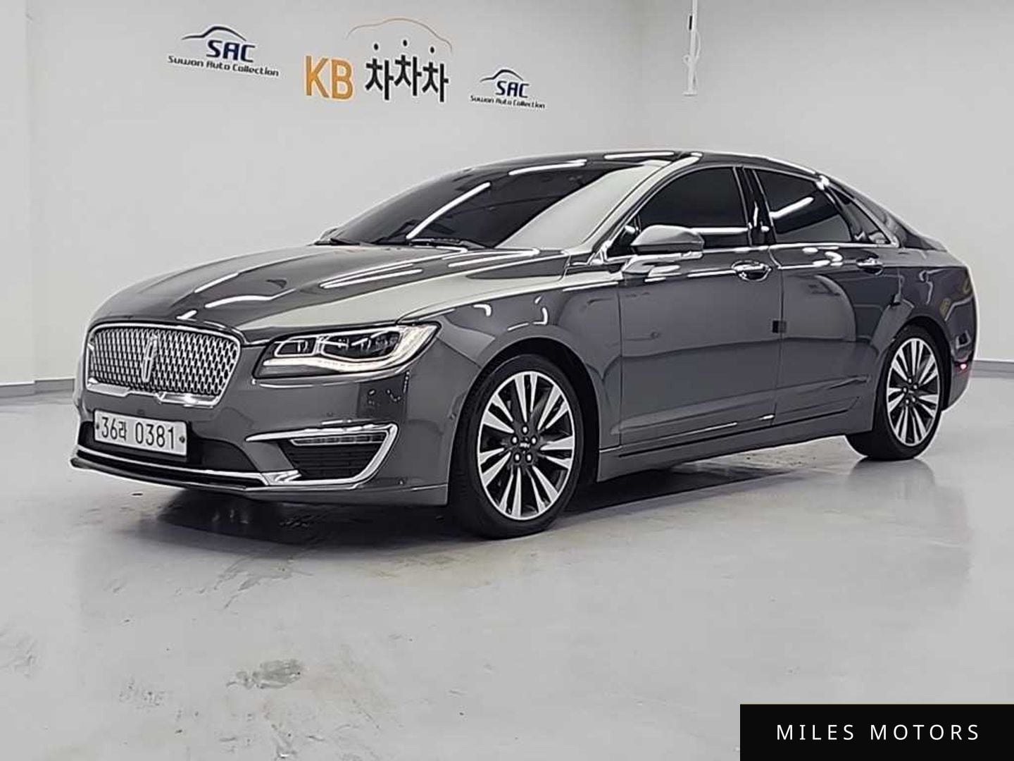 Lincoln MKZ 2017 — фото 1 из 12