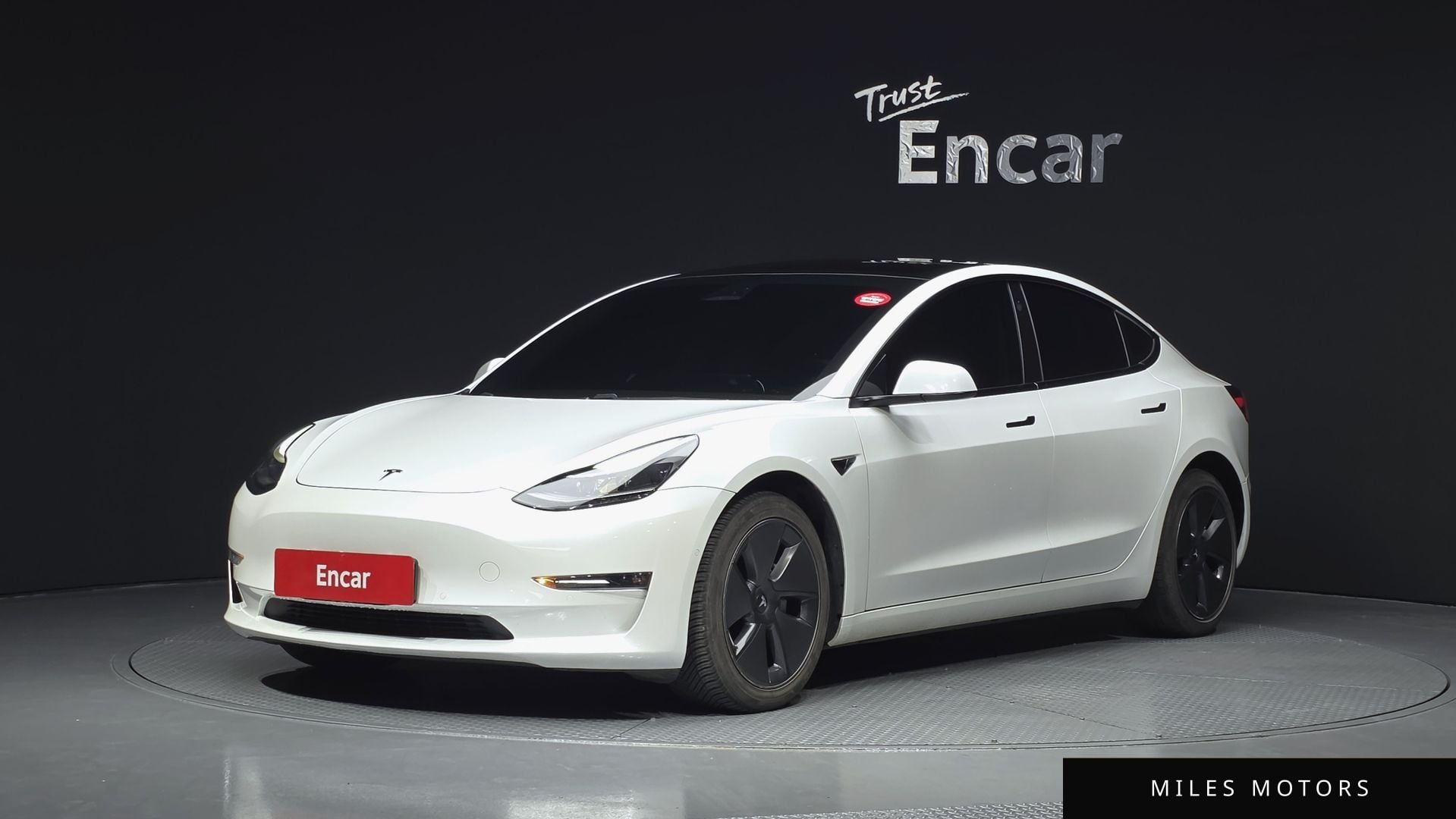 Tesla Model 3 2021 — фото 1 из 12