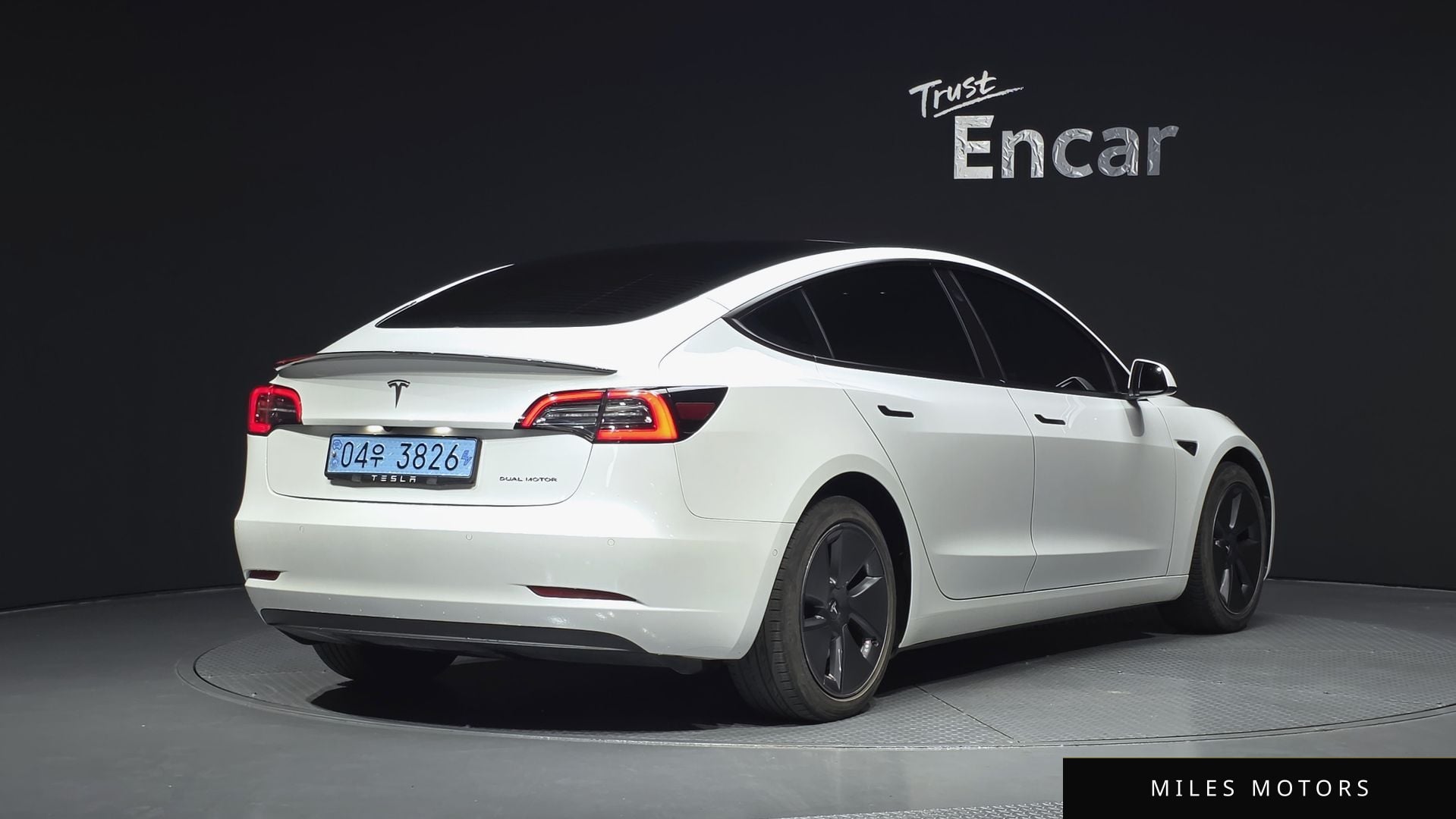 Tesla Model 3 2021 — миниатюра 2