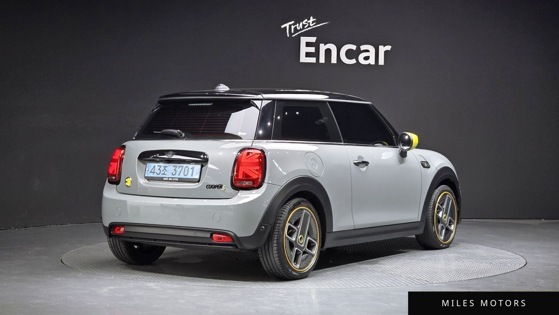 MINI Cooper 2023 — миниатюра 2