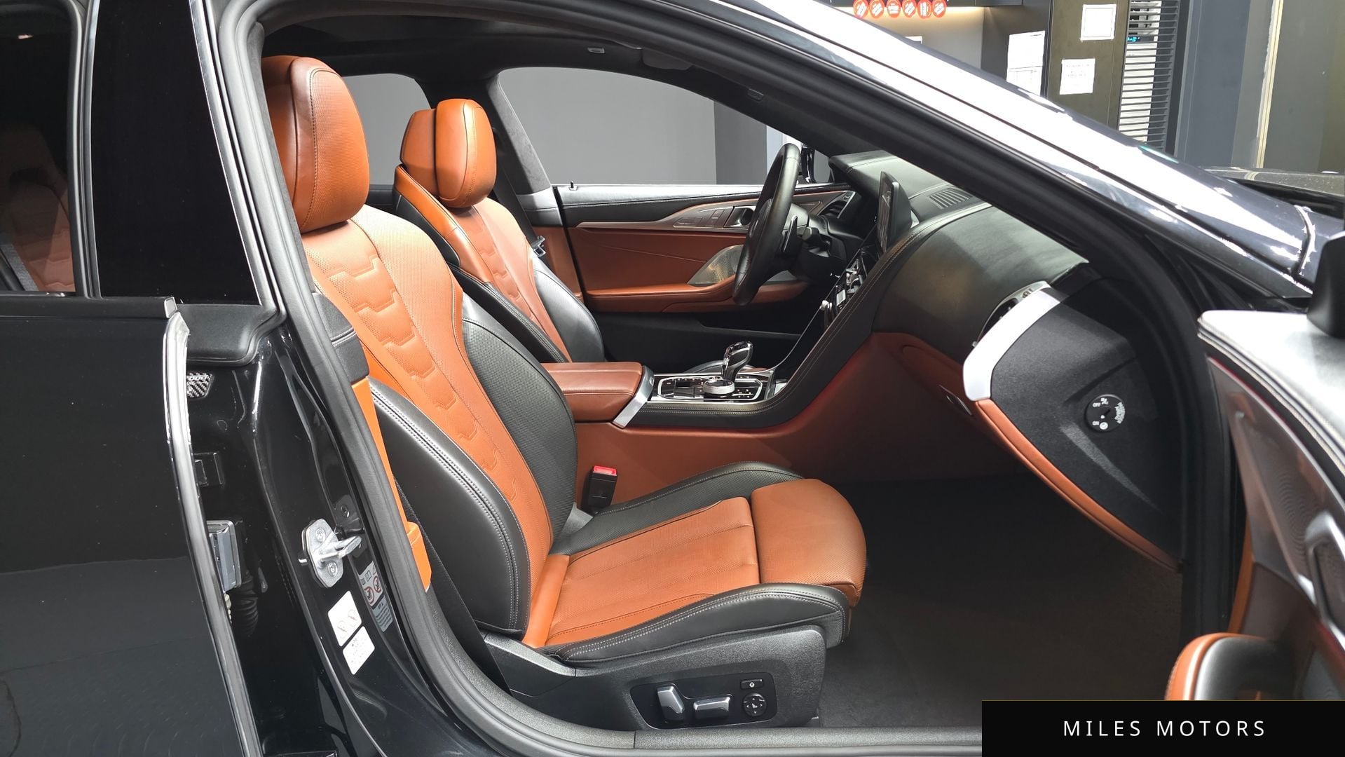 BMW 8 Series (G15) 2023 — миниатюра 11