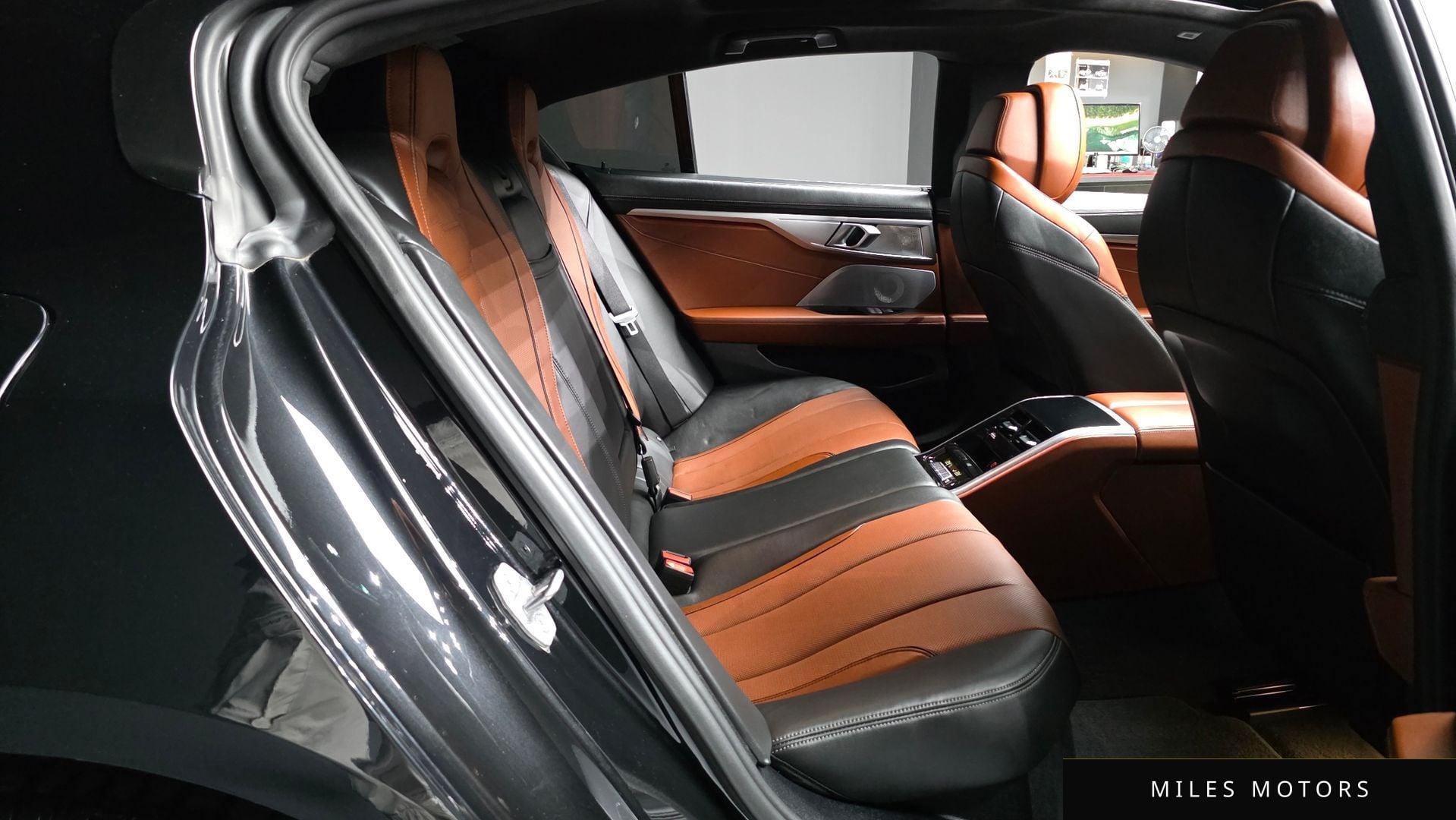 BMW 8 Series (G15) 2023 — миниатюра 12