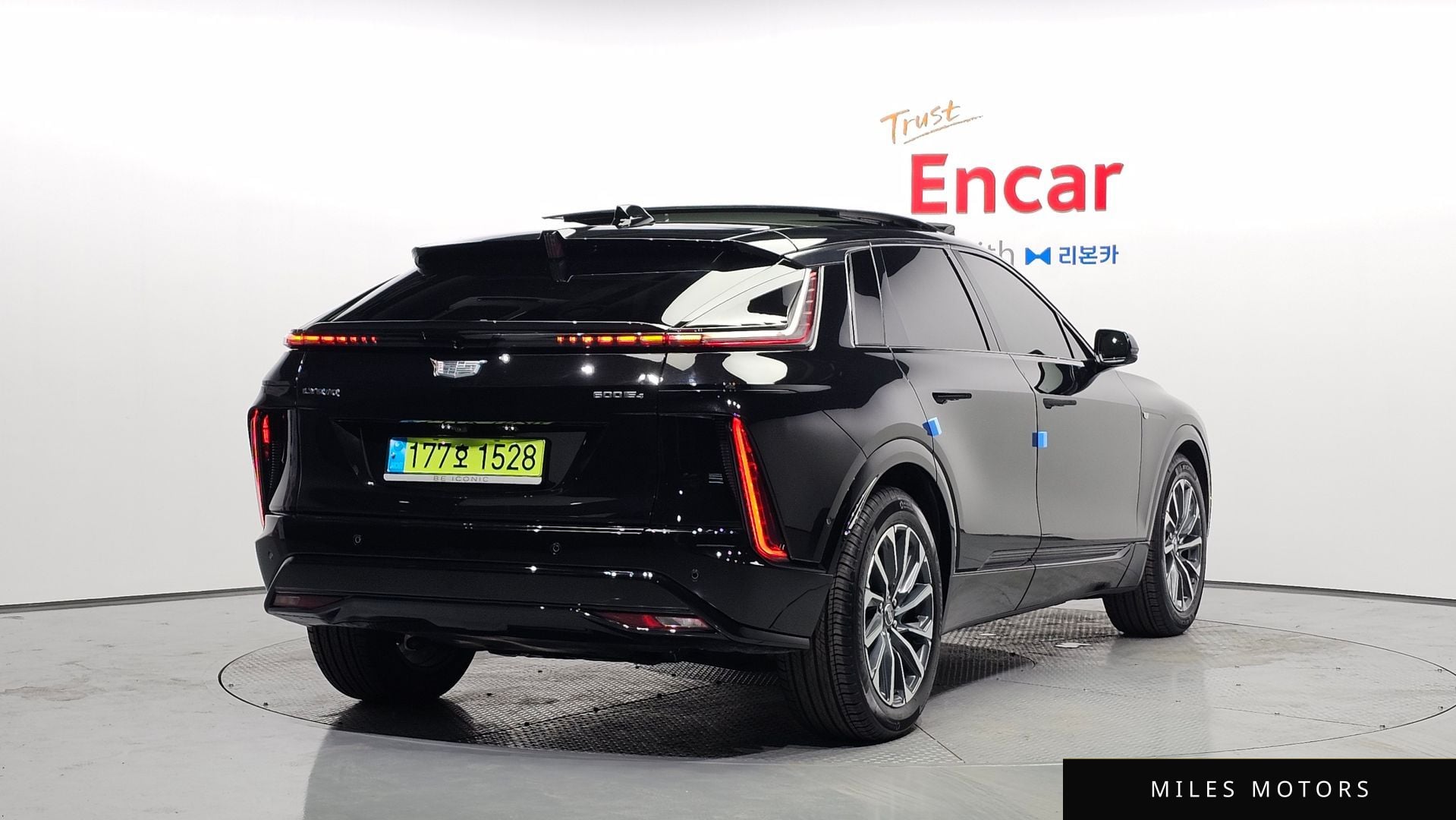 Cadillac Lyriq 2024 — миниатюра 2