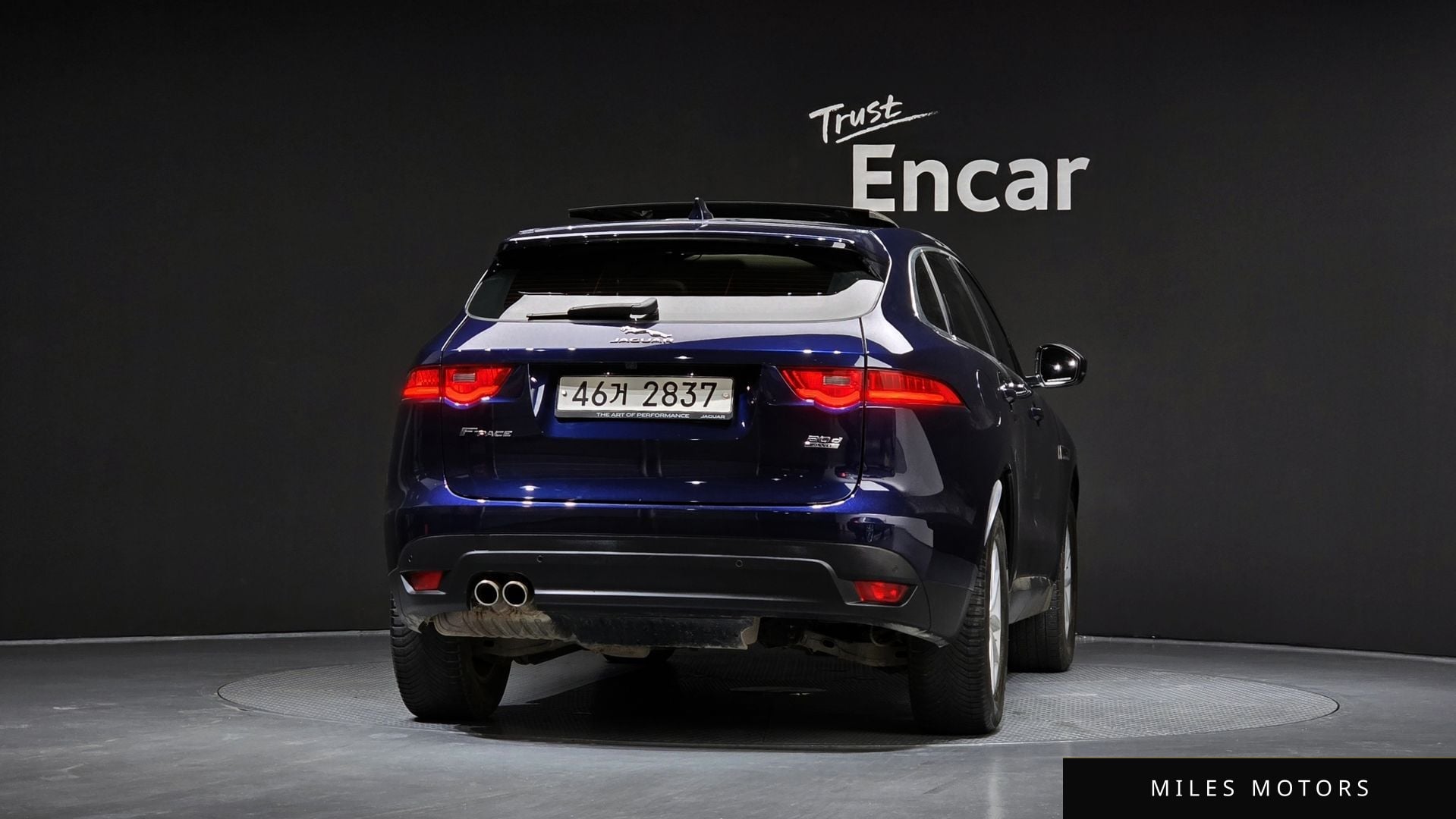 Jaguar F-PACE 2017 — миниатюра 4