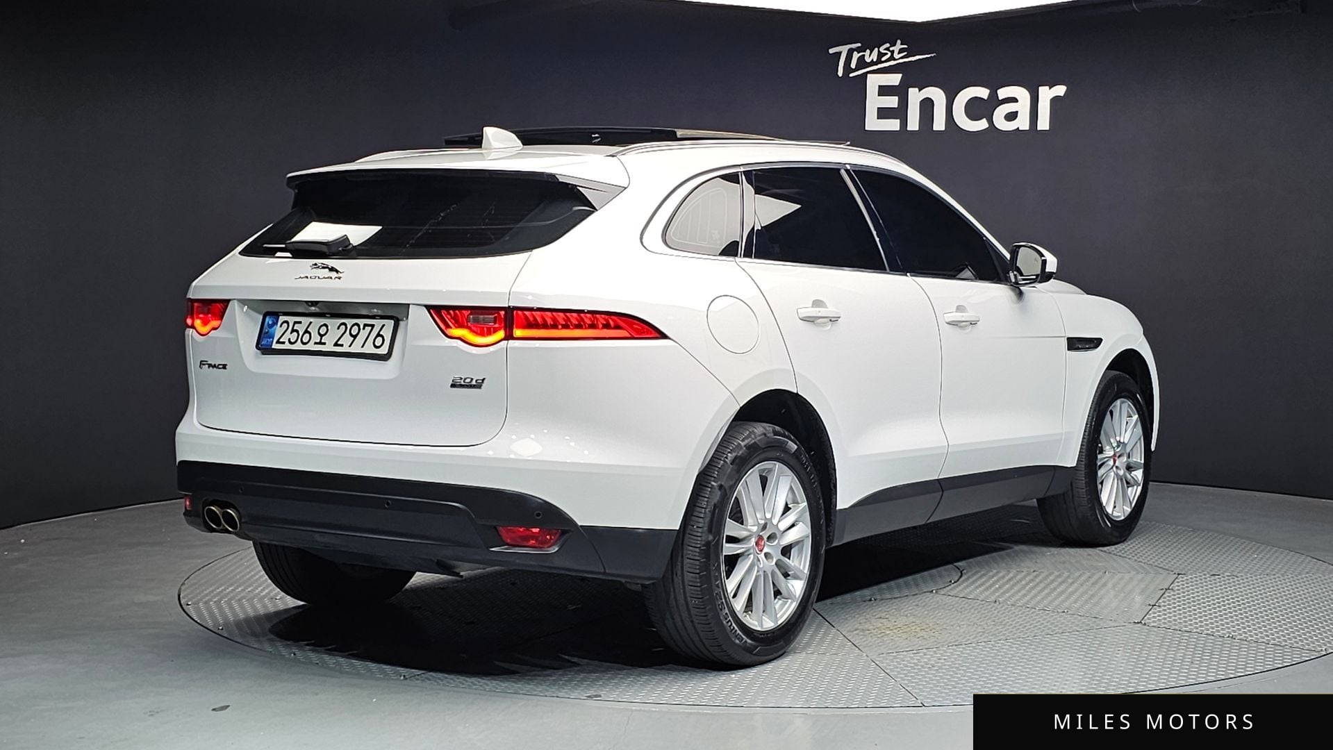 Jaguar F-PACE 2019 — миниатюра 2