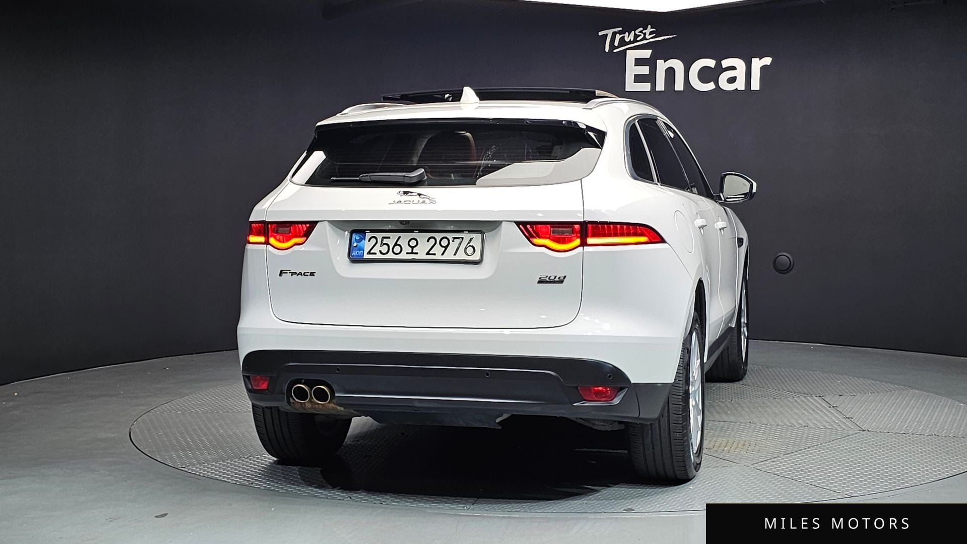 Jaguar F-PACE 2019 — миниатюра 4